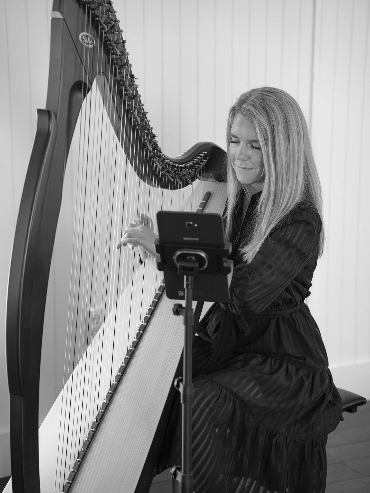 A very special wedding. So grateful for these amazing friends!! 

📸⭐️ @studio__noir__ 

#harpmuisc #indiana #turkeyrunstatepark #indymusic