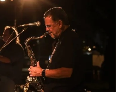 Live Music: Mike Abbott