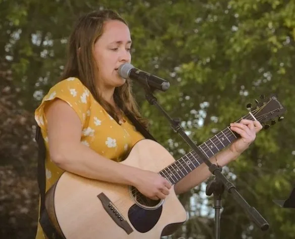 Live Music: Shelly Coombs