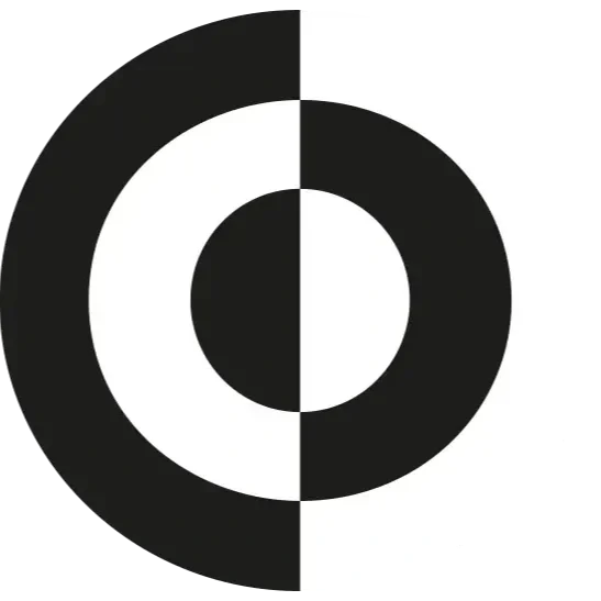 Black and white circular target design with alternating segments