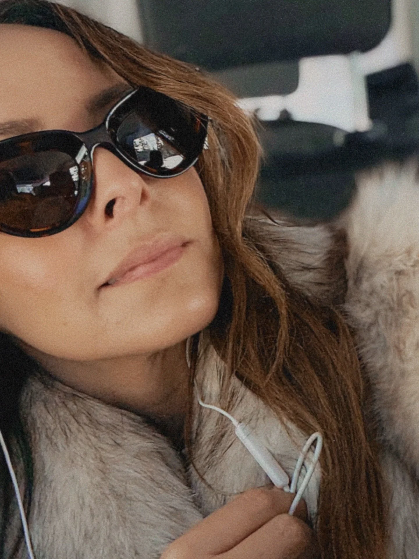 day 365 ➡️ day 1 

the best way start 2026 ... a little snow, @roecaviar and vintage party vibes with framily! ✨🪩❄️