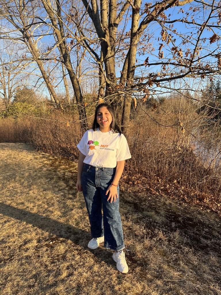 Isabela Sanchez Taipe sporting an MIT App Inventor tshirt