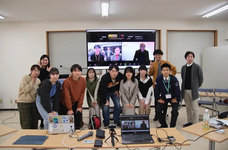  Students pose at the Wagamama Lab  closing ceremony. 