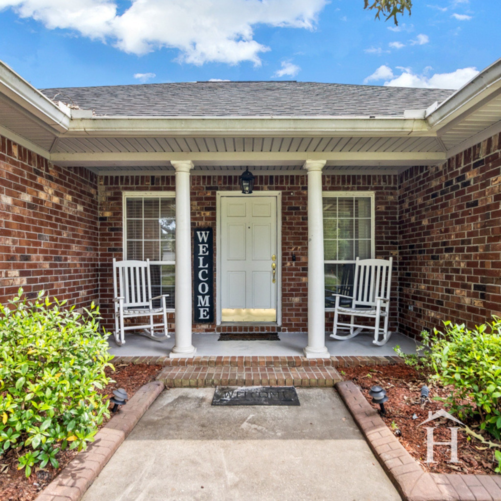 🏡 Open House!
Join us Sunday, February 15th, from 1&ndash;3 PM
📍 2410 Hodgeville Rd | Rincon, GA

Tour this beautifully maintained all-brick, single-level home on a spacious 0.56-acre lot! Featuring vaulted ceilings, a cozy wood-burning fireplace, 