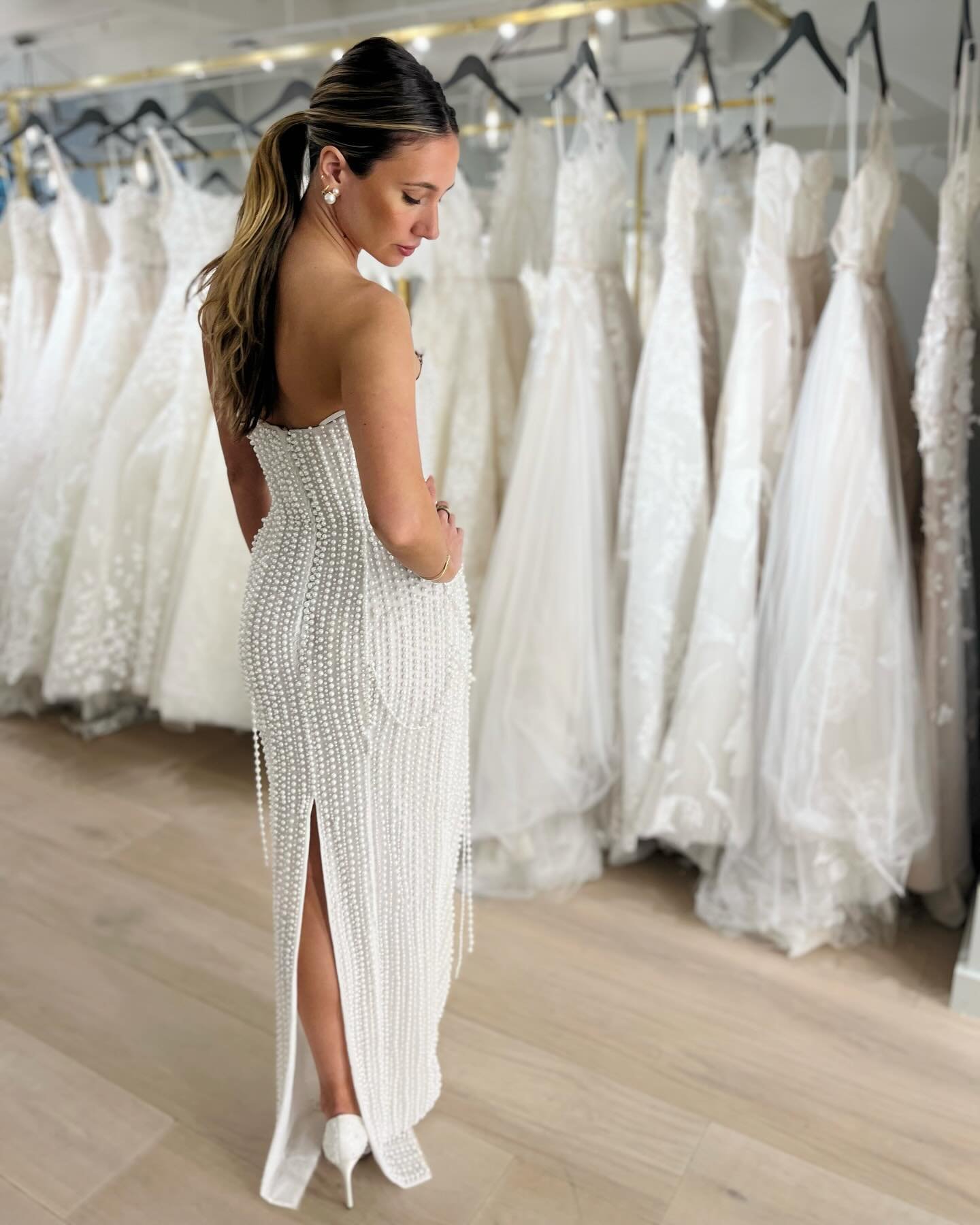 Breaking NEW(s) - &lsquo;Sandrine&rsquo; has arrived 

For all of the brides who have been waiting patiently for the Australian couture of @ellysofocli to arrive - wait no more.  The pearl stranded strapless gown is one of three pieces from the desig