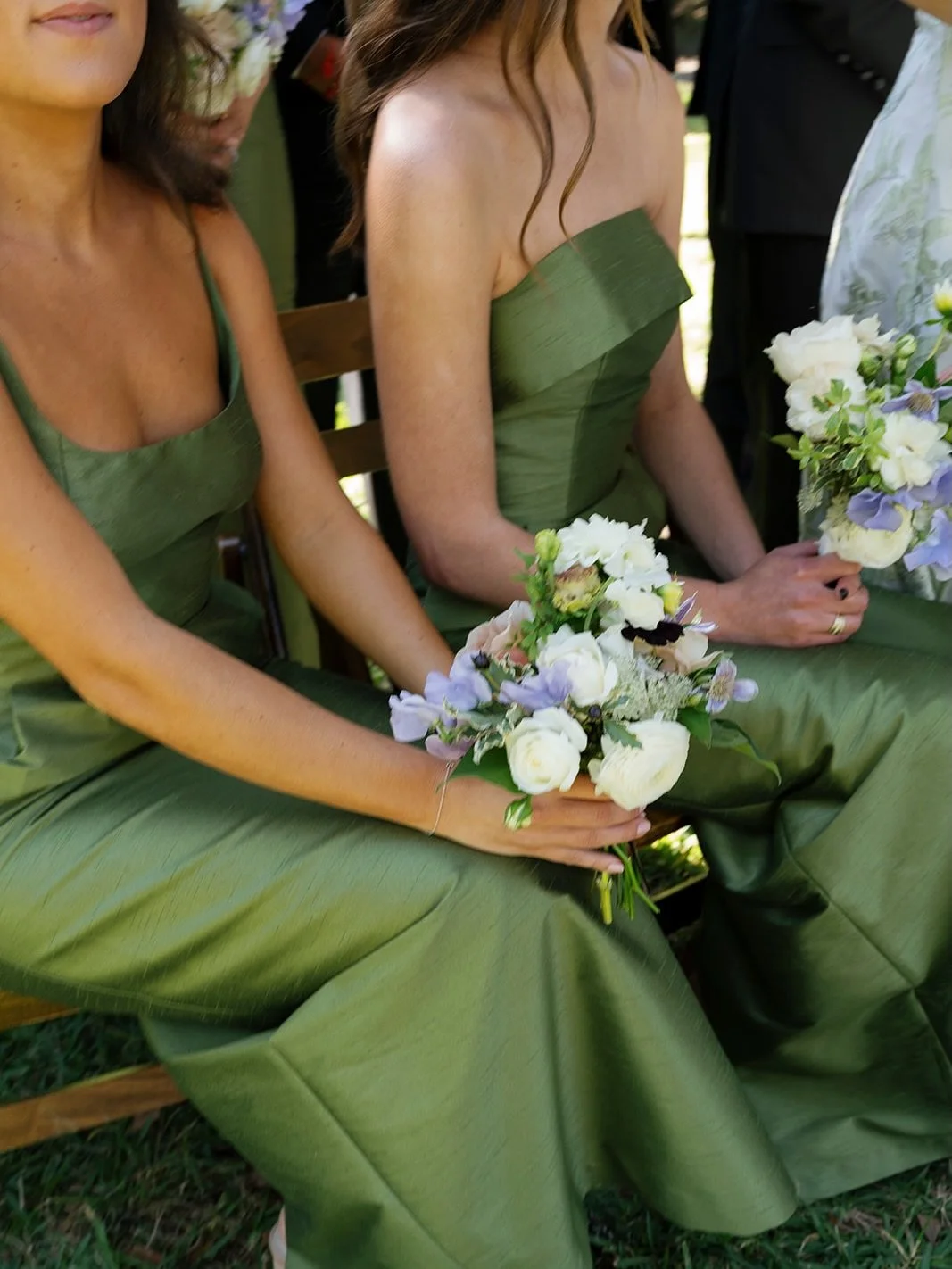 Sweet &lsquo;greens&rsquo; are made of these 💚 the color surprisingly flattering to wear and providing of a seamless palette for mixing and matching. 

While Jenna&rsquo;s bridesmaids chose a true &lsquo;moss-green&rsquo; for their gowns, &lsquo;eme