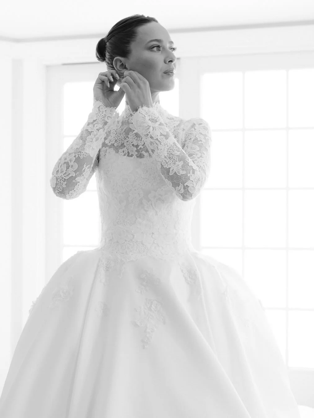 A ode to a summer bride &mdash; our Sydney wearing semi-custom @markingramcollection 

Their Cape Cod nuptials as shared by their photographer @lisamrigby &ldquo;Sydney &amp; Jimmy&rsquo;s wedding was a beautiful celebration of classic Cape
Cod style