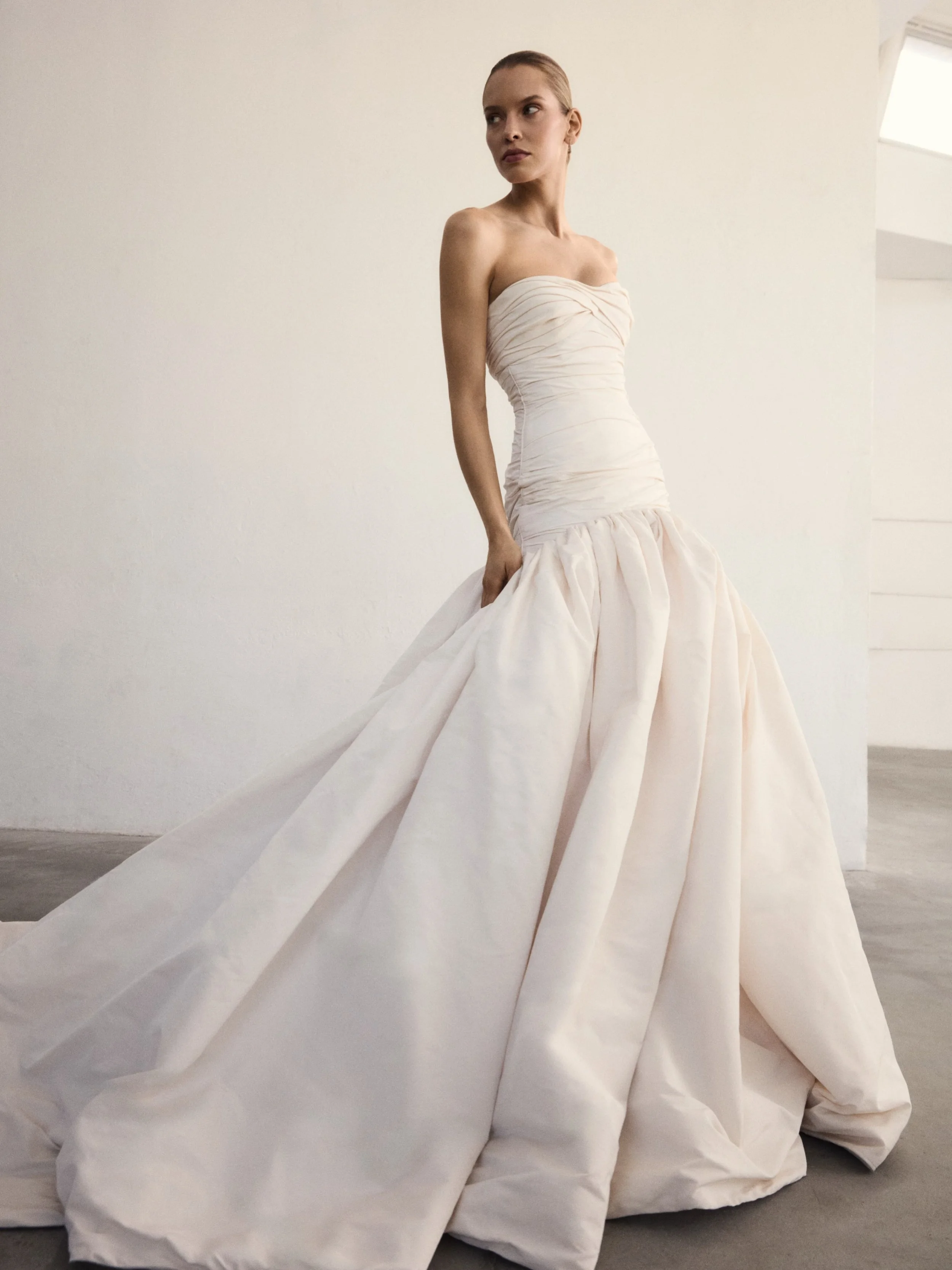 Save the Date, find your gown 🤍

When: 9.10-9.19 

What: brand new SP27 MARMAR HALIM at Mark&rsquo;s 

Previews:  @marmarhalim_bridal 

RSVP: 212-319-6778 or comment MARMAR for 🔗 

#luxurybridal 
#bridalfashion 
#weddinggowninspiration 
#weddinggow