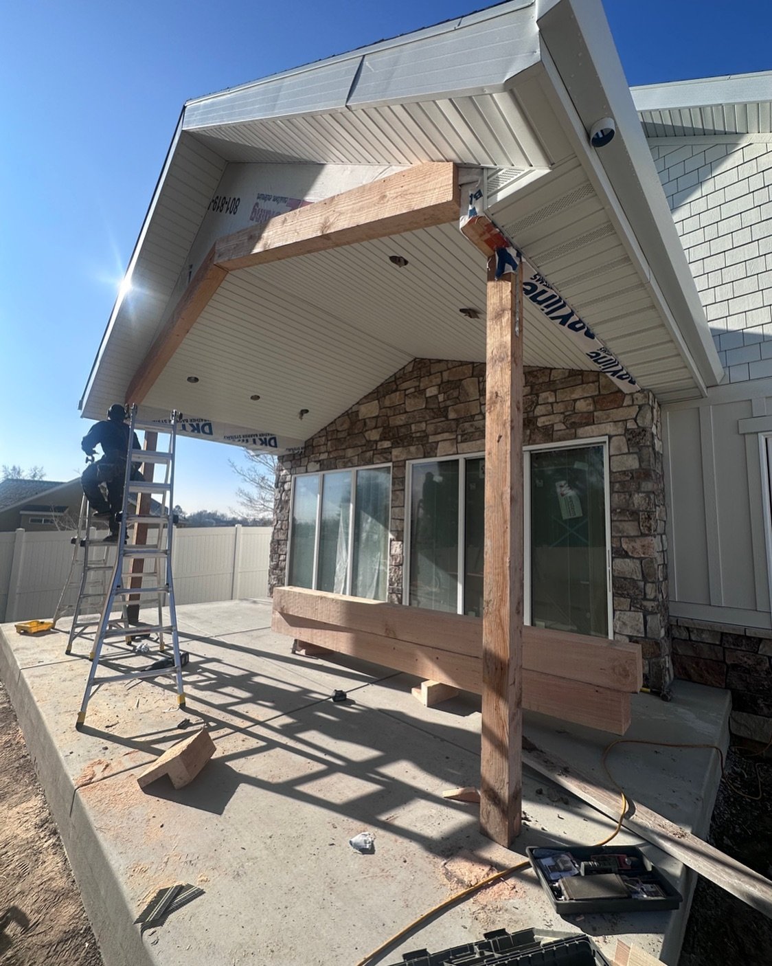 🦫 A small project that we have going up today. Thanks to the one and only @gregryan_carpenter, for putting in the work here! 😎💯

Contact us to schedule an appointment! Link on bio.

#utah #customcrafted #homes #woodworking #beaverconstructionut
