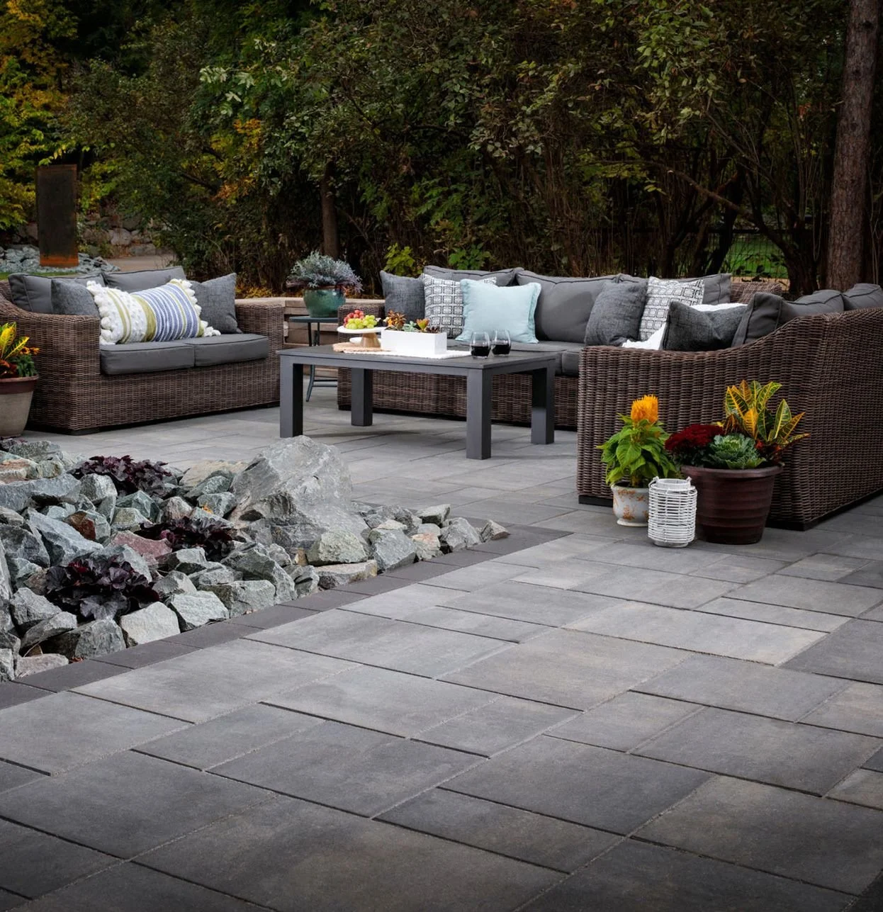 Beautiful Belgard patio in Bluestone Porcelain. #Zen