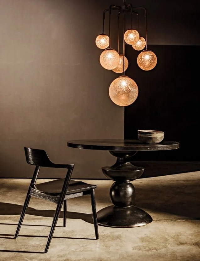 tablewithlamps.JPG