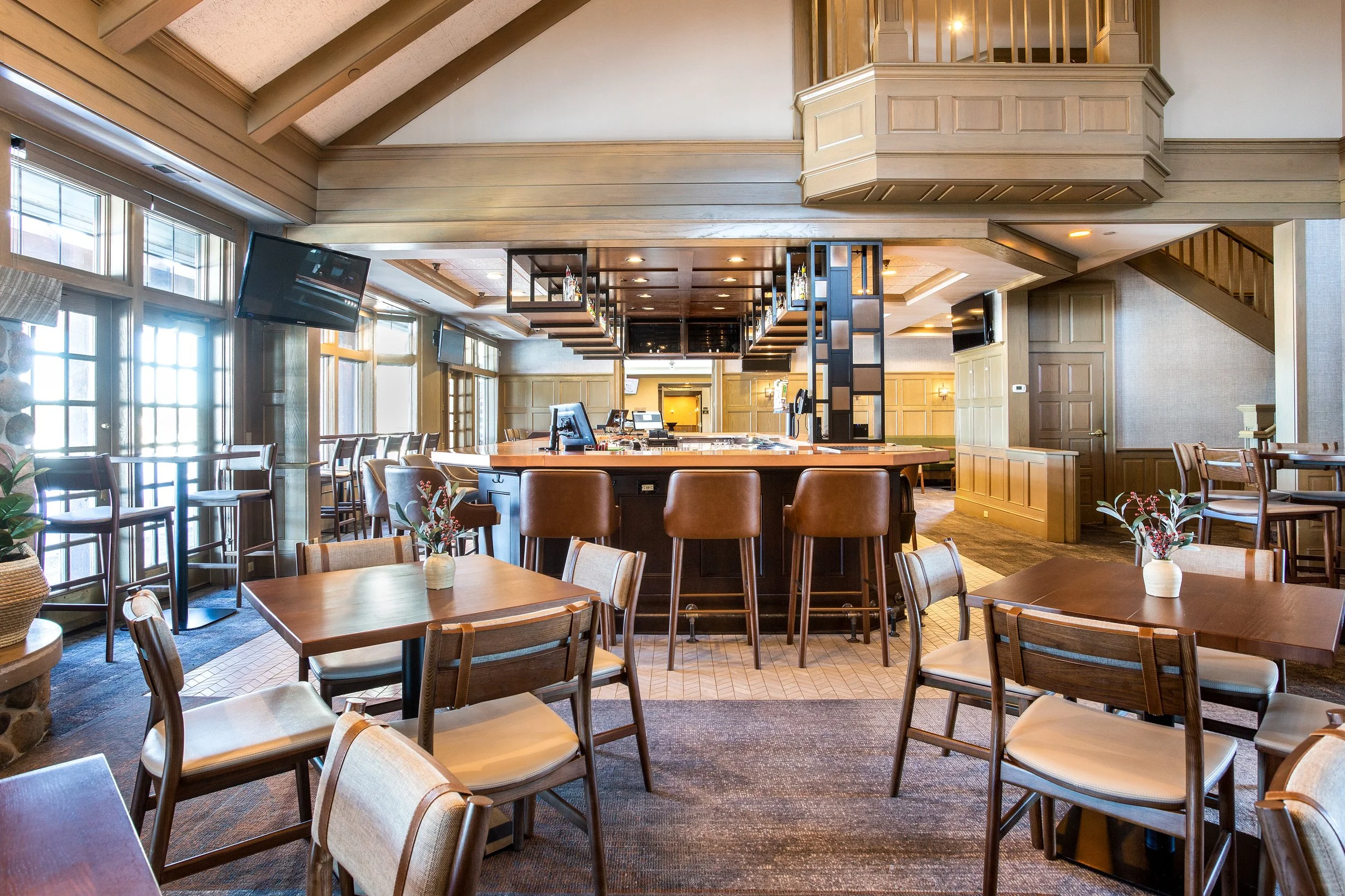 golf club country club interior design bar