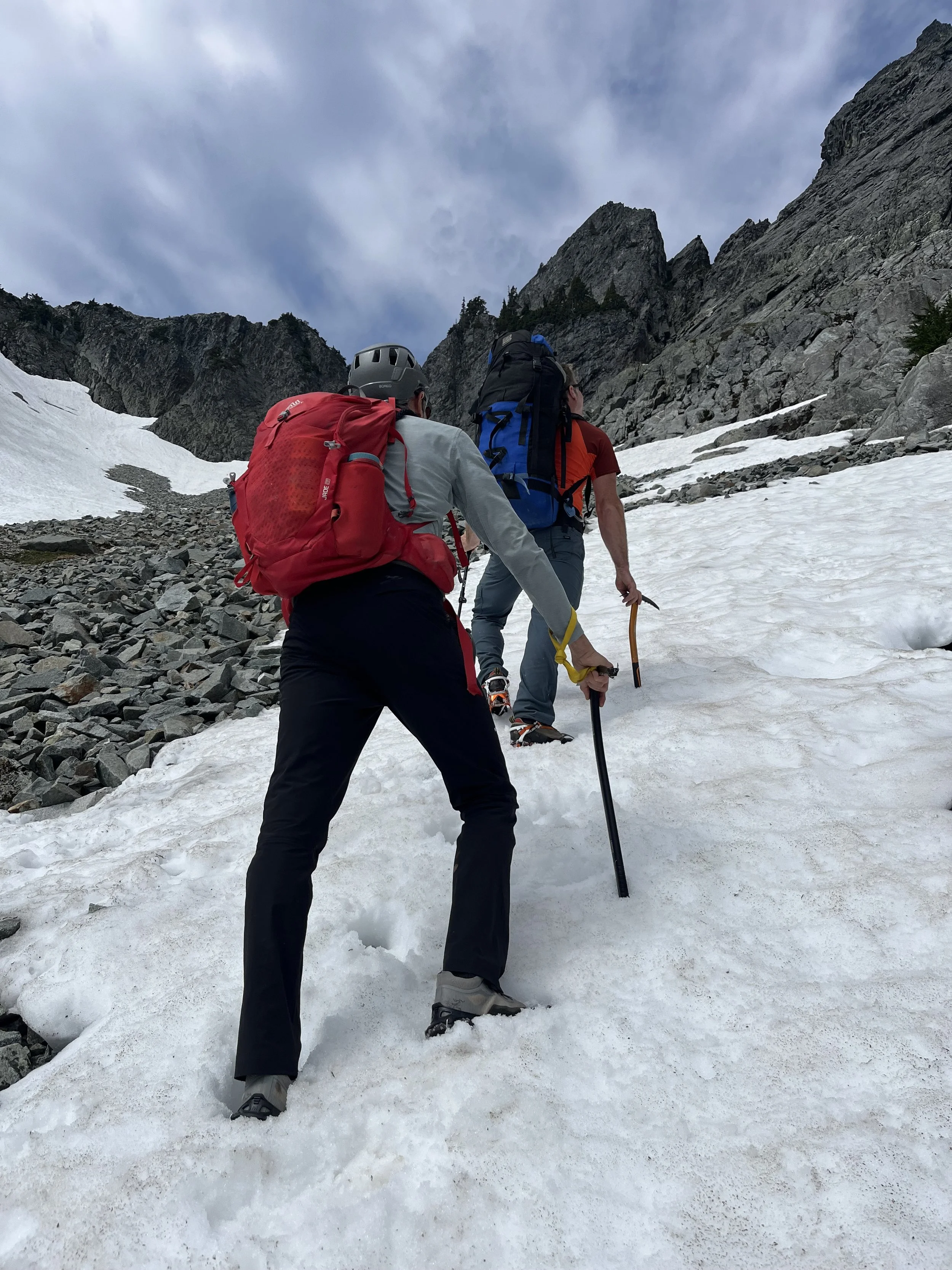 Approaching Chair peak to climb voie de Chaise near Snoqualmie Pass. Photo by Ian Nicholson