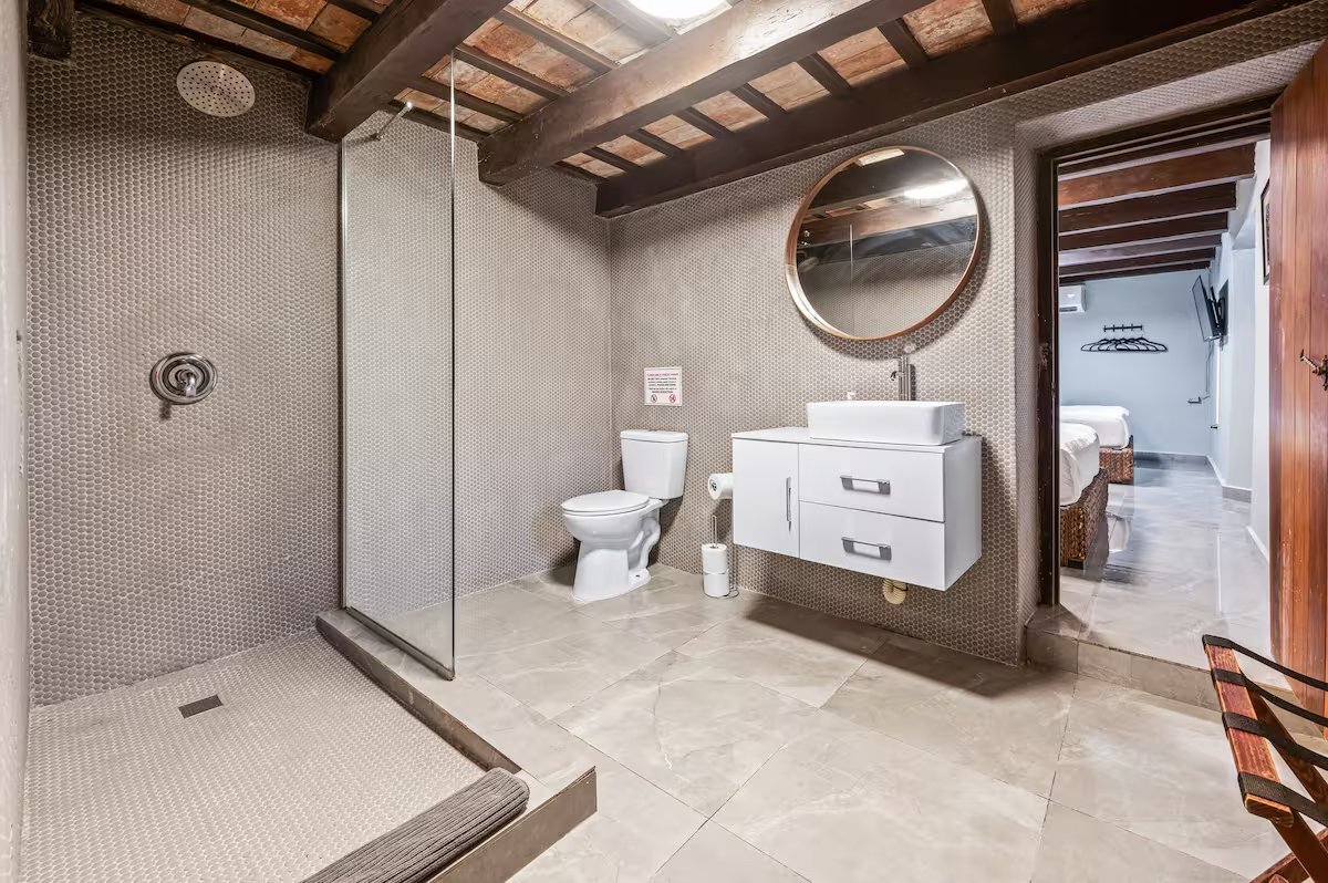 Raise-your-vibe-2025-retreat-dyanara-torres-bathroom.jpeg