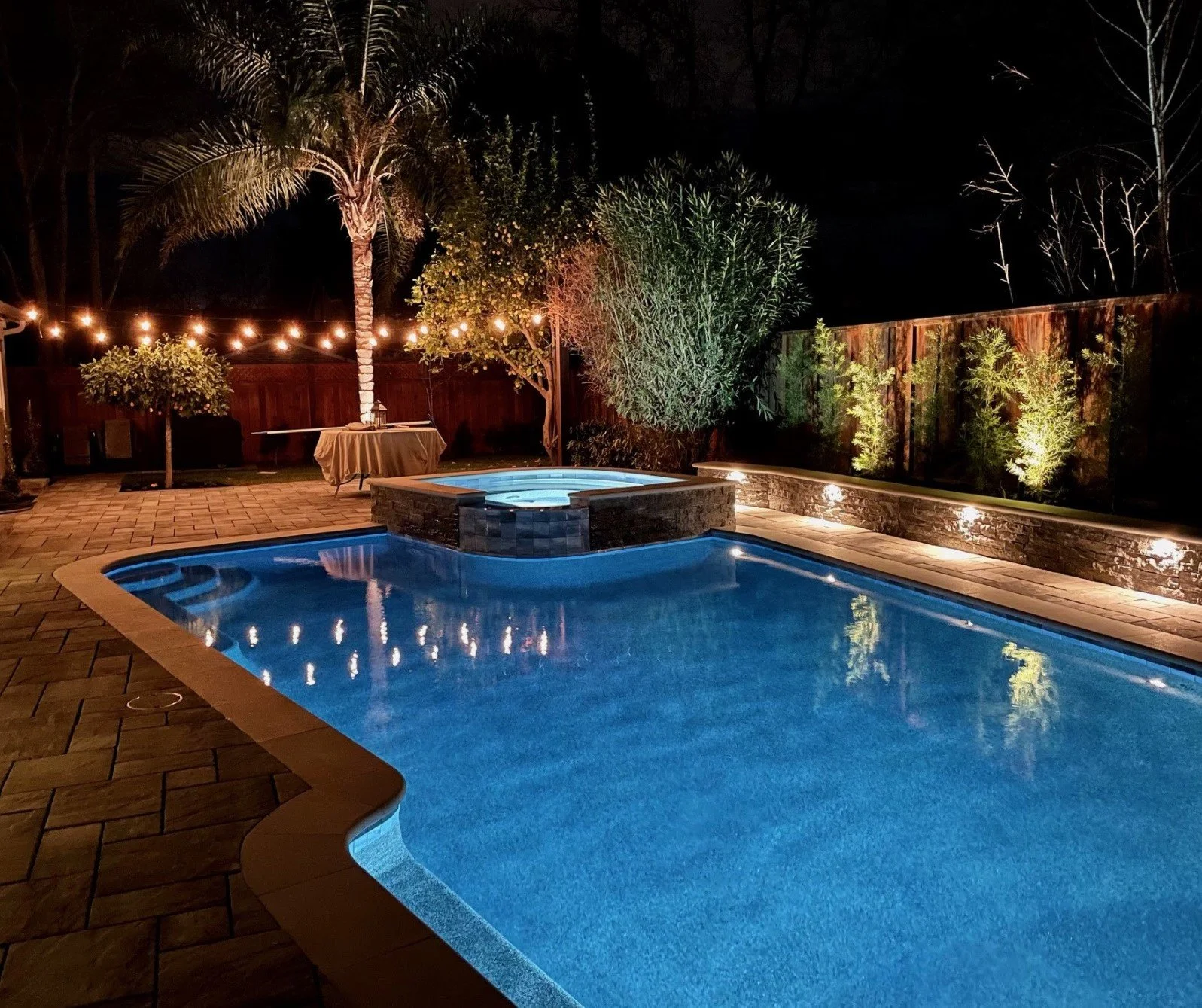 Swimming Pool Construction Ideas That Will Transform Your Backyard