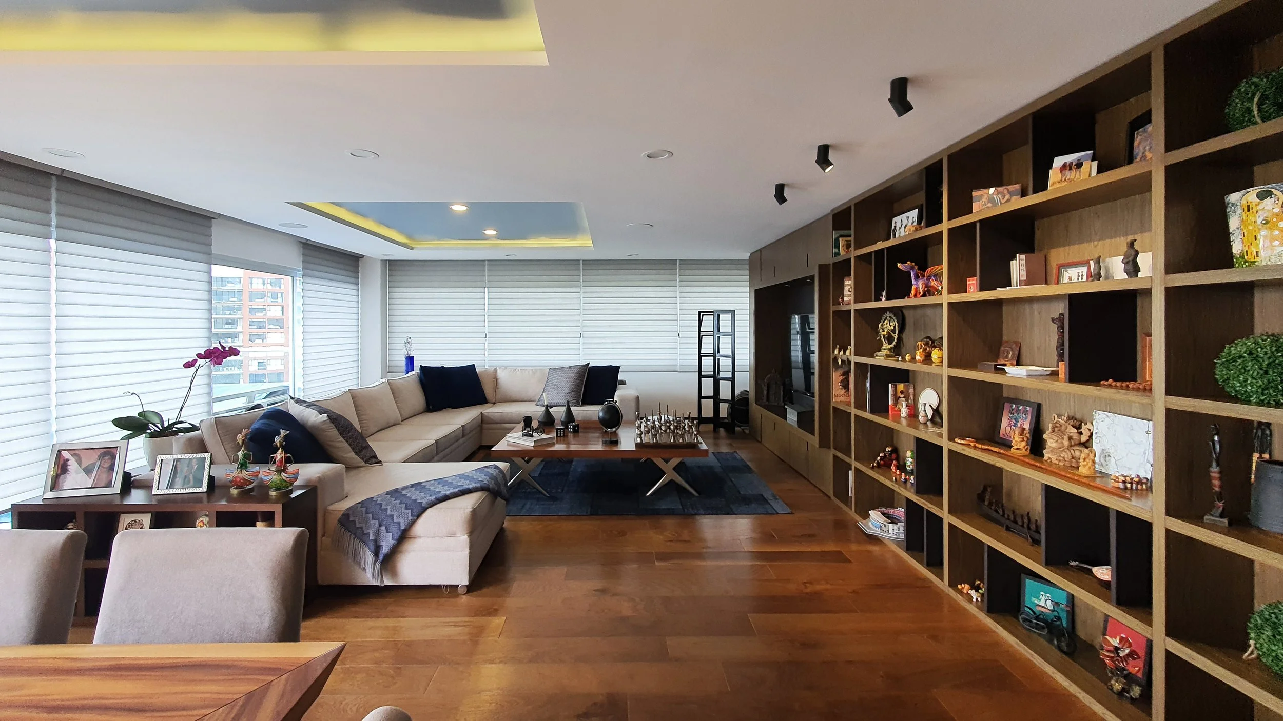 FAMILY ROOM LIBRERO TV ROOM KENNEDY_PINAZZI DISEÑO INTERIORISMO ILUMINACION KENNEDYPINAZZI KENNEDY PINAZZI DECORACION INTERIOR DESIGN ARQUITECTURA ARCHITECTURE MEXICO DECOR INTERIOR DESIGN LIGHTING ARCHITECTURE ARQUITECTURA DE INTERIORES DESIGN WEEK.jpg