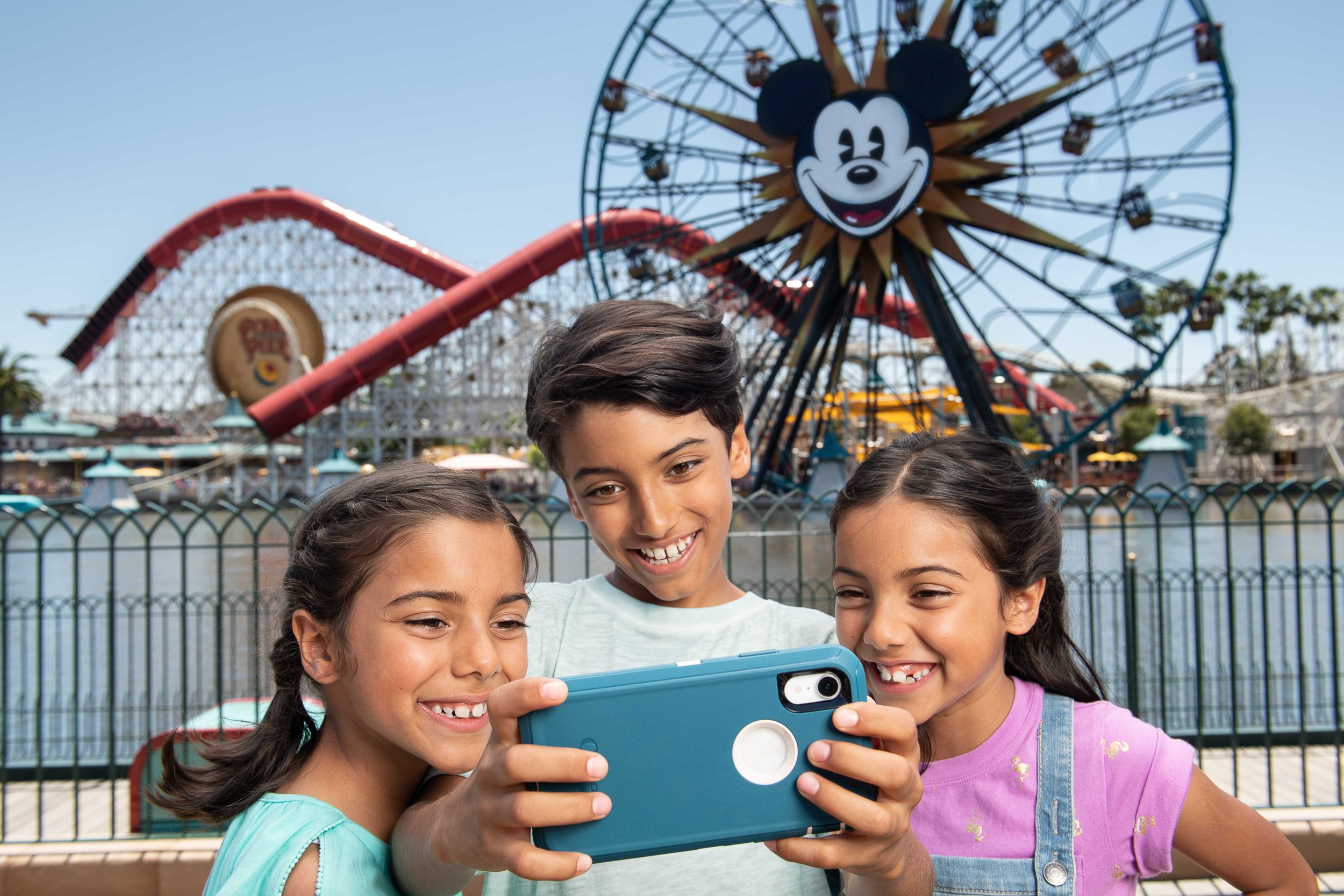 OTTERBOX_DISNEY_JOB_843-1692-Edit.jpg
