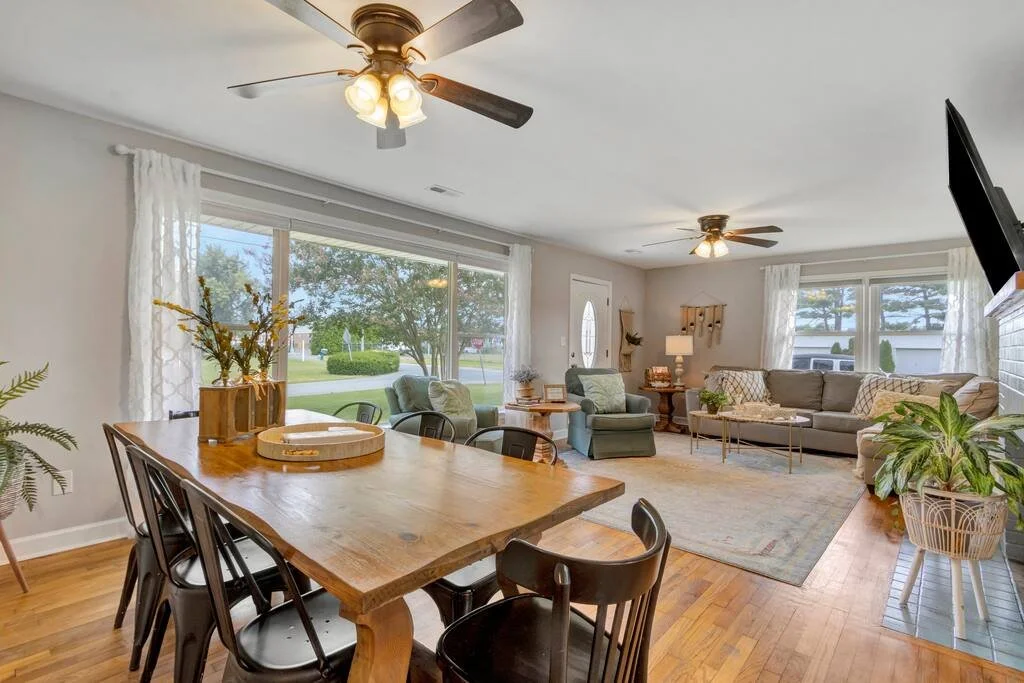 Dining area image 2.jpeg