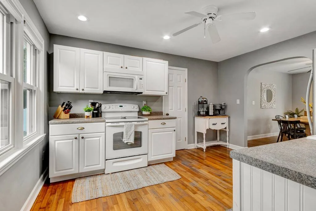 Full kitchen image 1.jpeg