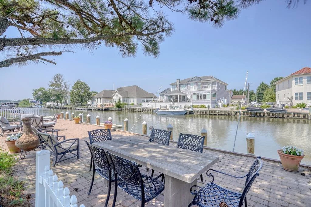 Exterior image 8.jpeg