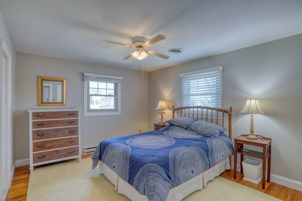 Bedroom 1 image 2.jpeg