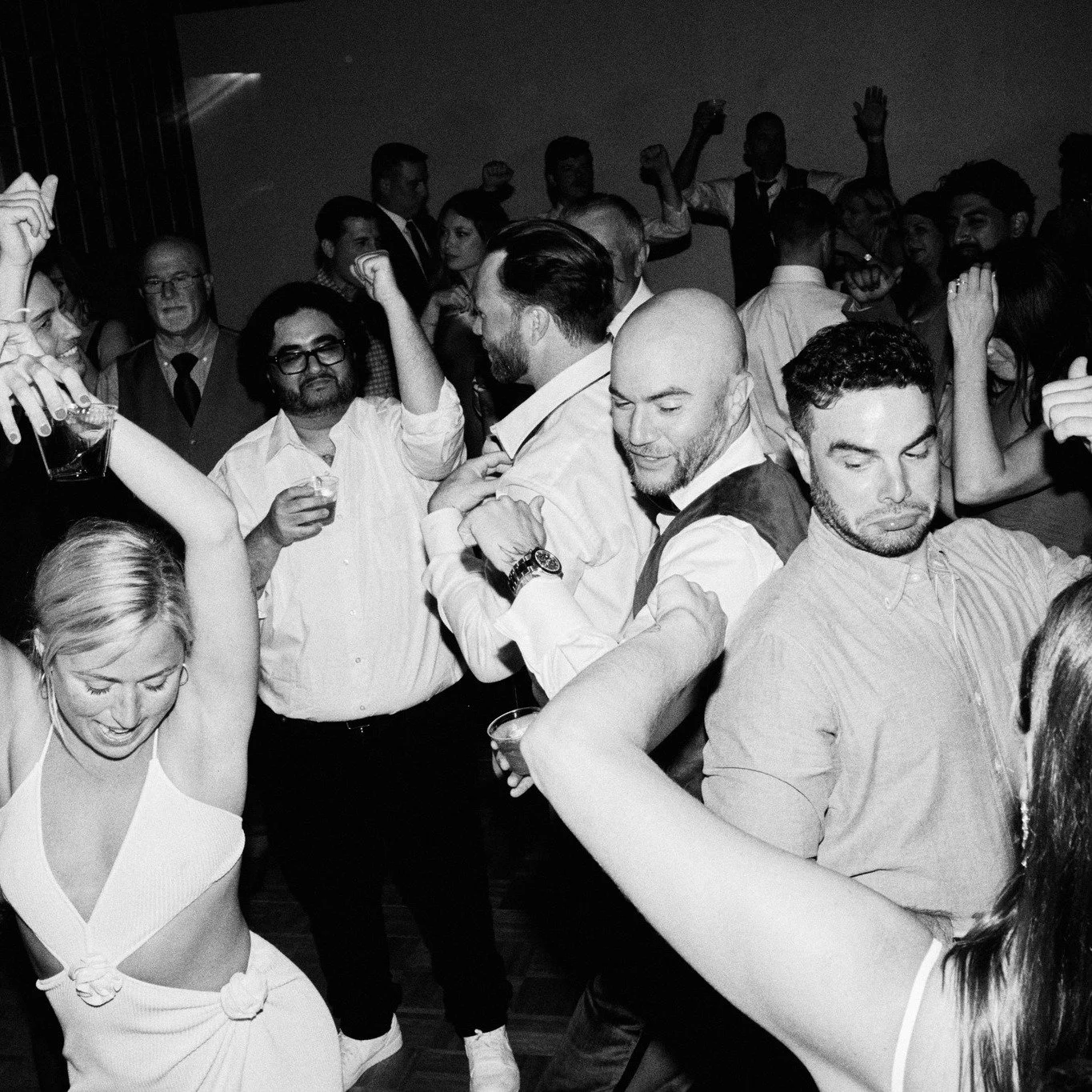 Dance the night awayyyy! 🪩

📸 @danipadgettweddings