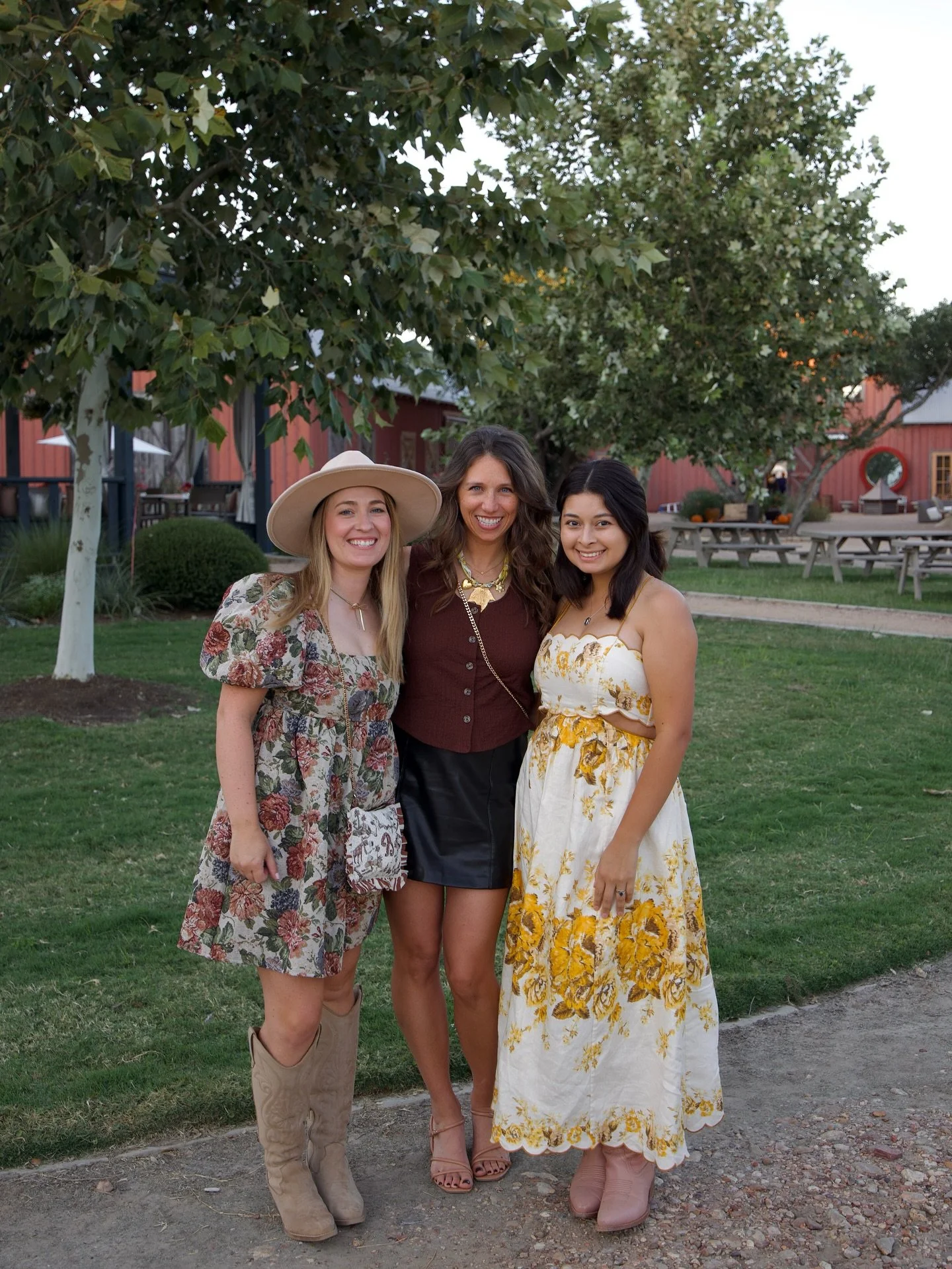 It&rsquo;s still thankfulness week- so thankful for these women &amp; how we support each others design dreams and I love them berry muchh🍓 + @jordanharrellwriter