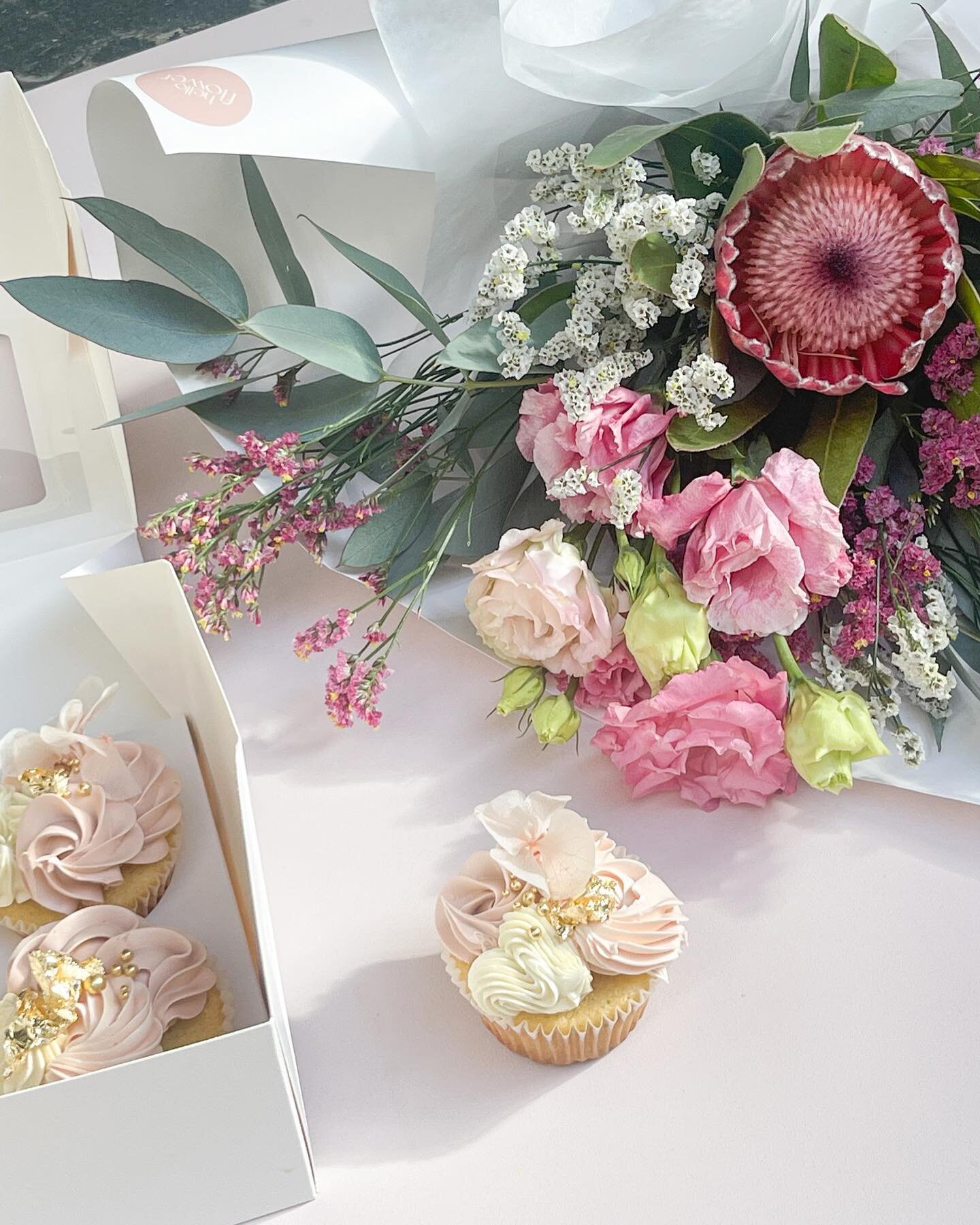 🌼MOTHERS DAY🌼 

We have teamed up with the lovely @honeythecakery to bring you a beautiful Mother&rsquo;s Day Collection. Flowers, sweet treats and if you need, even a beautifully designed card from @danielle.creativee 🤍

This is the time we get t