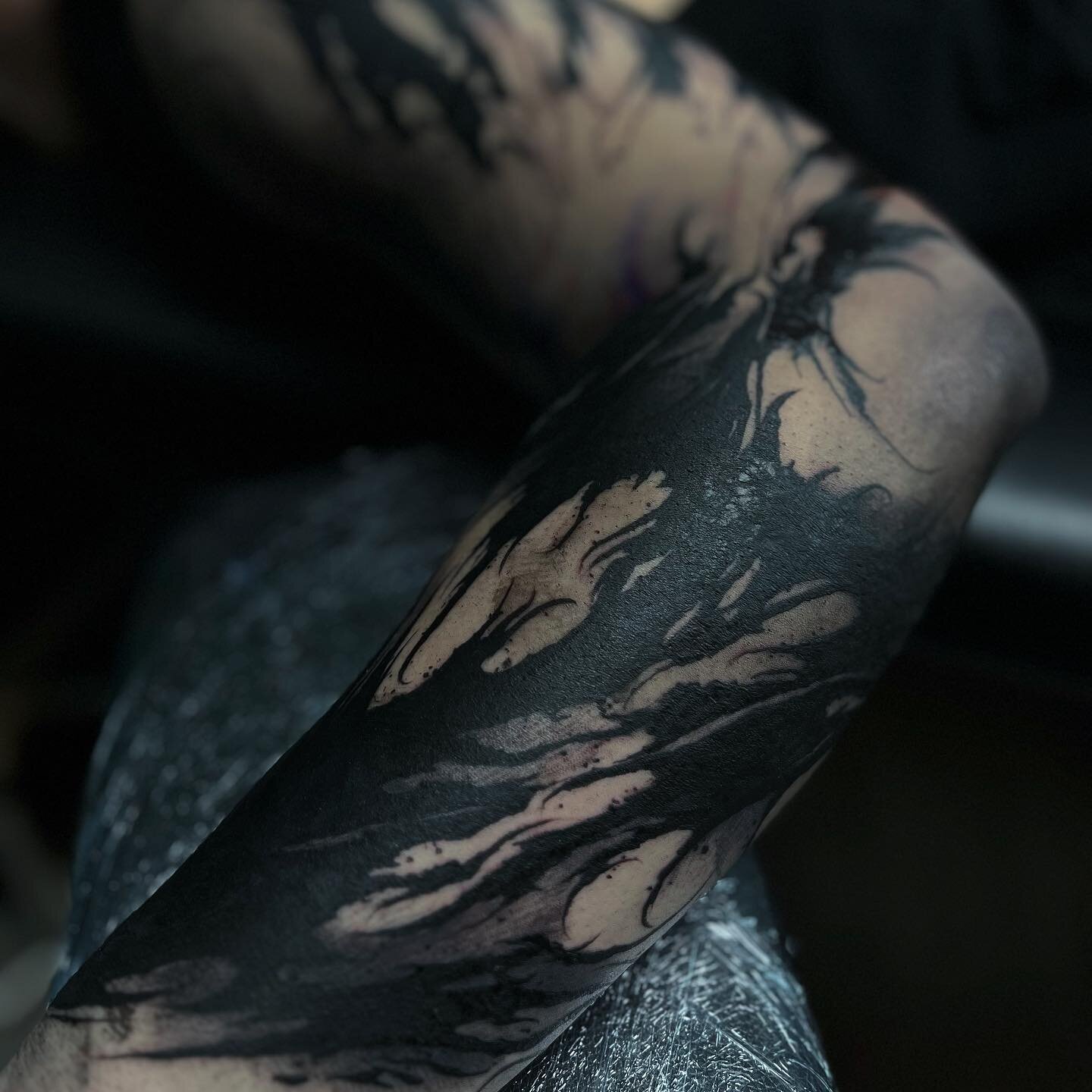 Blackwork closeup .
.
.
#tattoo #blackwork #abstract #inked #abstracttattoo #goodvibes #tattu  #sleeve #progress #arms #gothicstyle  #gothictattio #blackworktattoo