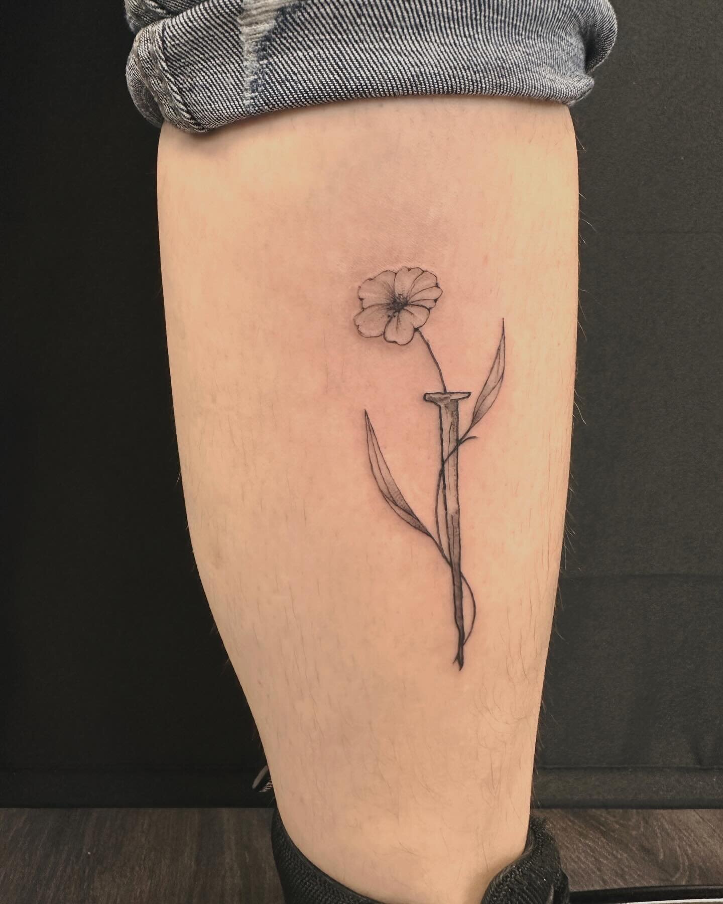 ⚜️leg adornment⚜️
Thanks so much for coming in!
.
.
.
.
.
.
.
.
.
. 
#tattoo #finelinetattoo #pagan #witchy