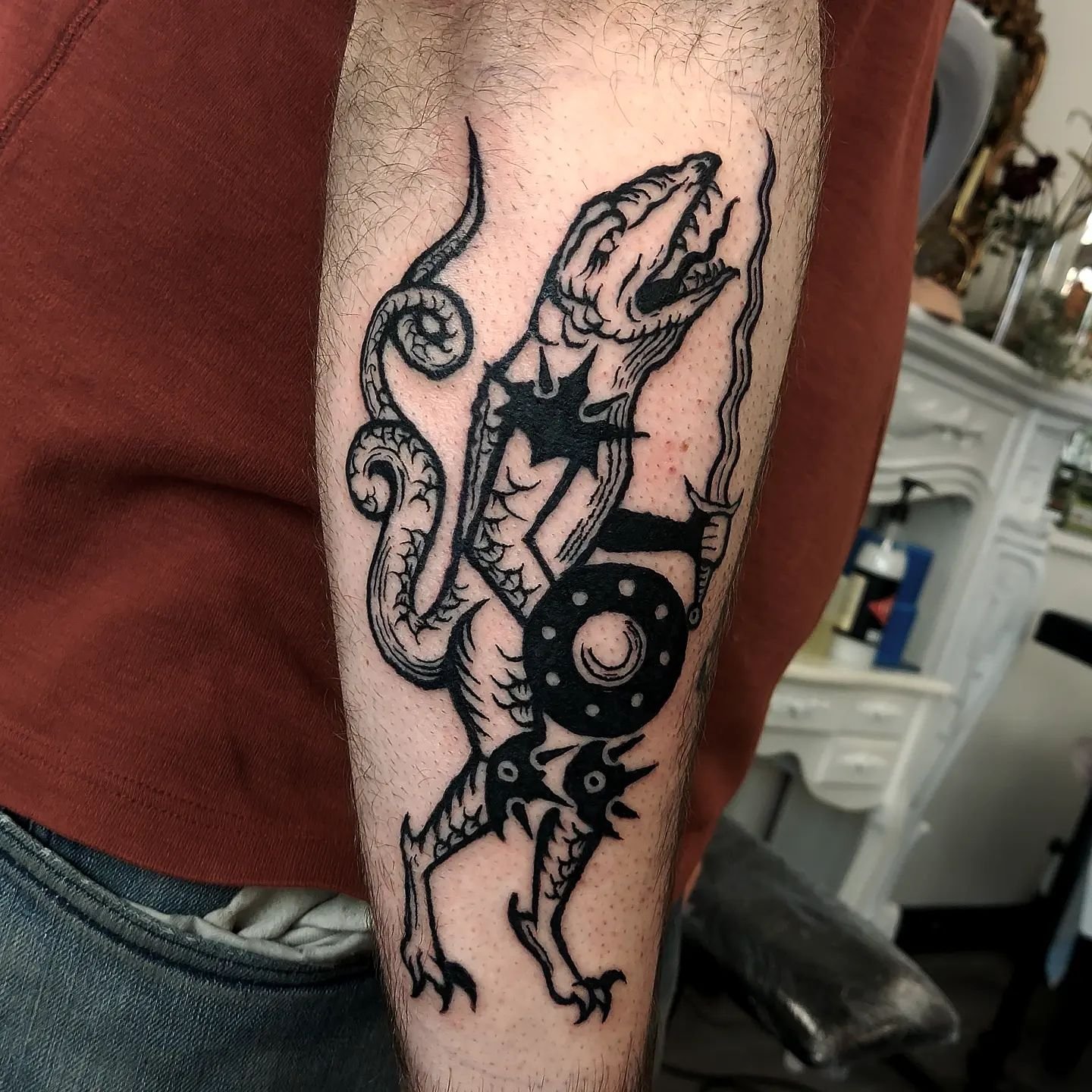 Barbarian Lizard for Jack, thank you so much for your repeated trust!!
.
.
.
#medievaltattoo #dndtattoo #darkfantasytattoo #engravingtattoo #paristattoo #vancouvertattoo