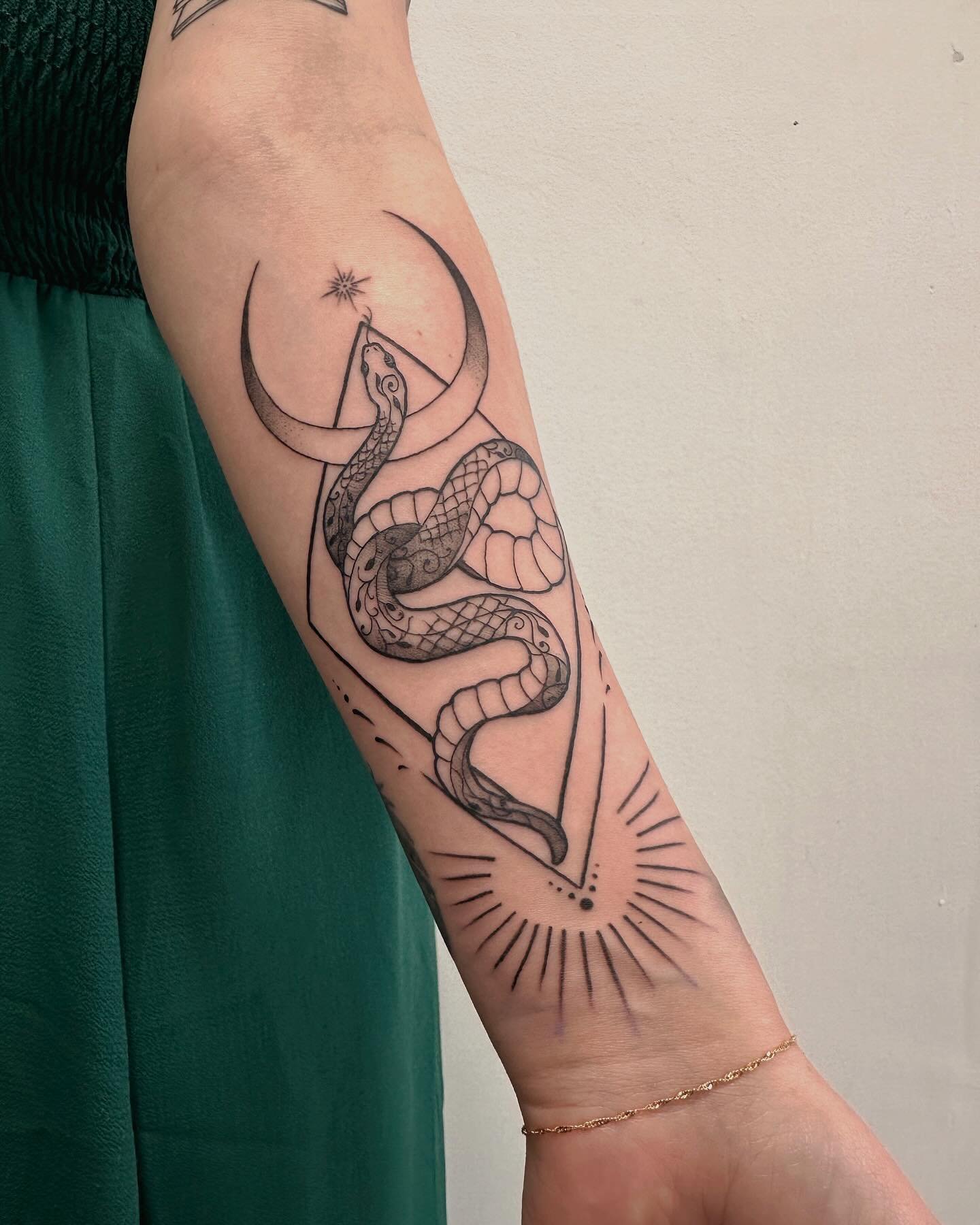 ⚜️arm adornment⚜️
Thanks so much for coming in!!
.
.
.
.
.
.
.
.
.
.
.
#tattoo #finelinetattoo #goth #gothic #mystical #pagan #witchy #witch #witchesofinstagram #snake