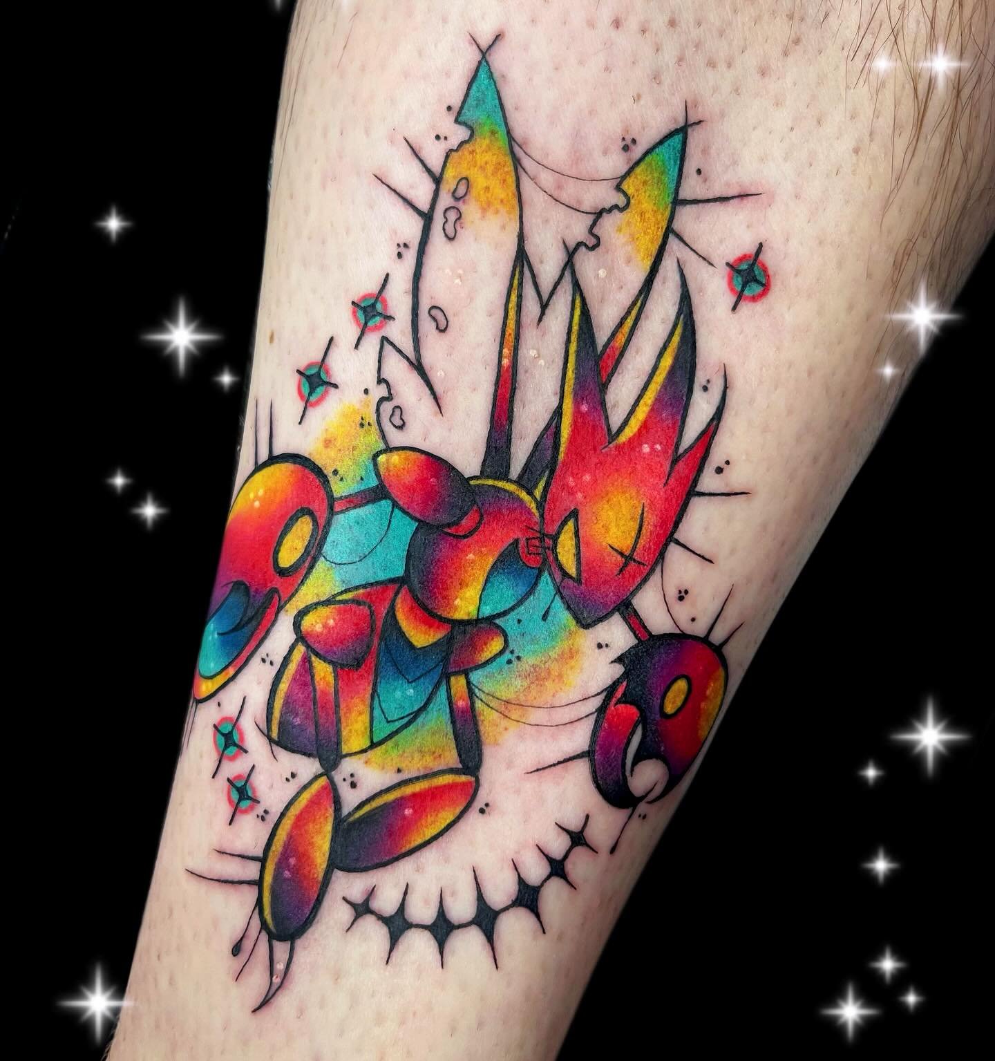 scizor made to match the scyther i posted a while ago! what a fun matching tattoo project ^_^ ❤️💚 thanks!!
 &mdash;
🖤 ink.bunni.tattoo@gmail.com
⚔️ done at @svatura 
⛓️ Made with:
@stencilstuff @spirittattooproducts @fkirons @thesolidink @worldfamo