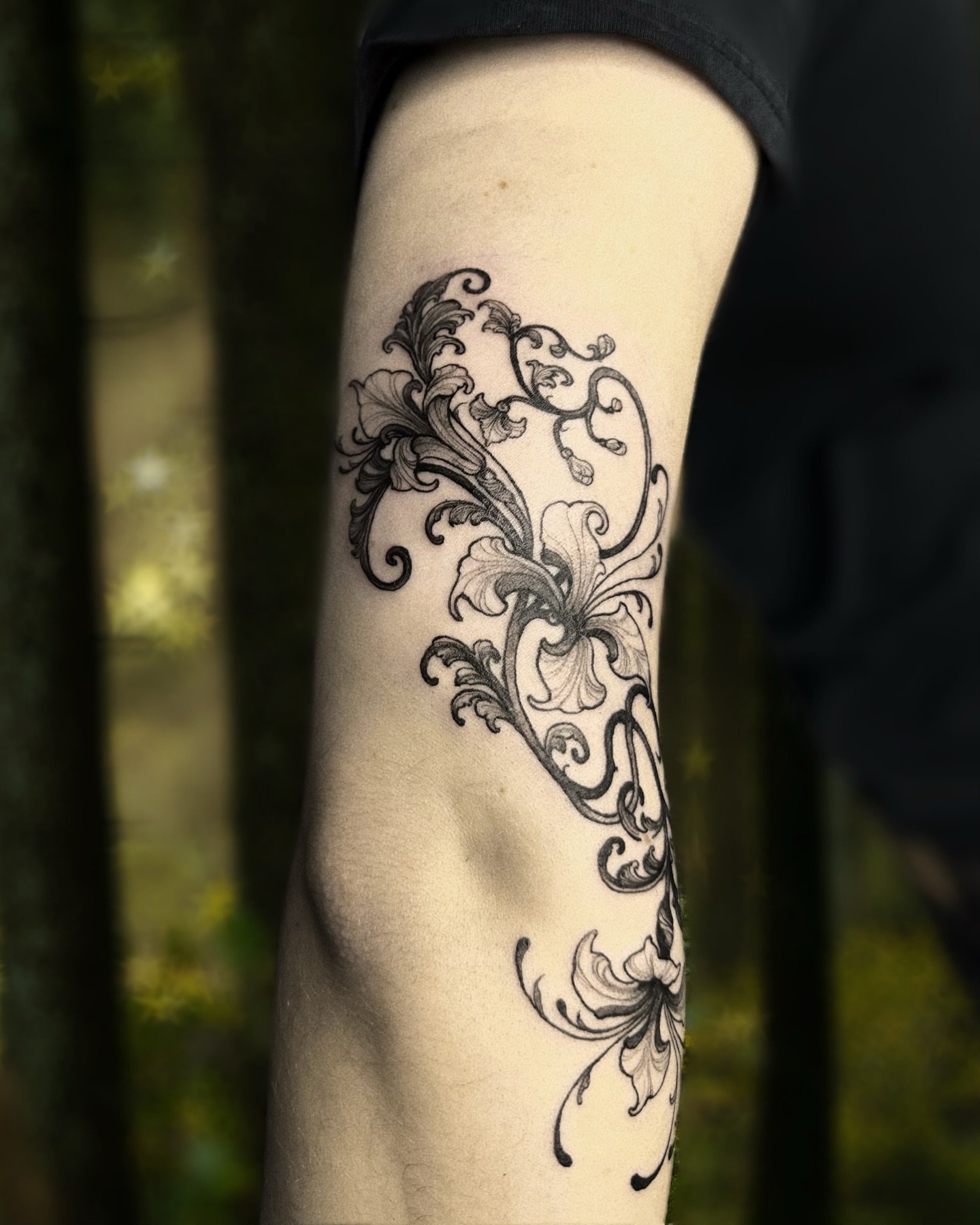 Whimsical floral flow! Thank you so much for the trust with this custom and for the lovely chats. Adore the forearm-hugging placement on this piece 🪴  Always up for tattooing subjects like this!
.
.
#whimsicaltattoo #vancouvertattoo #vancouvertattoo
