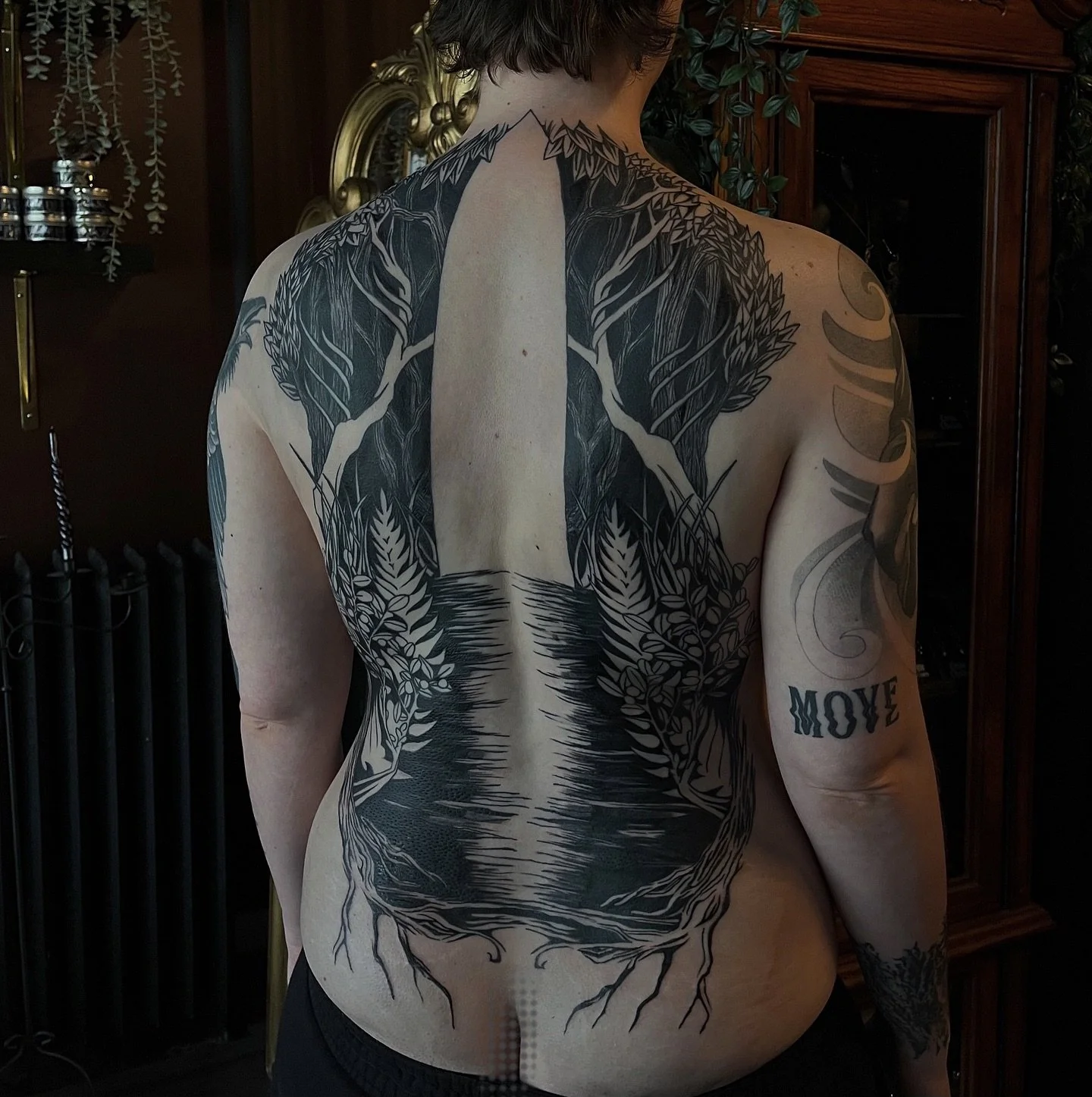Finished my first backpiece awhile ago, words can&rsquo;t encompass my gratitude for this lovely experience of getting to meet this awesome guy and to be able to work on such a special piece together. Shoutout Alex, you rock! 
.
Books open, you know 
