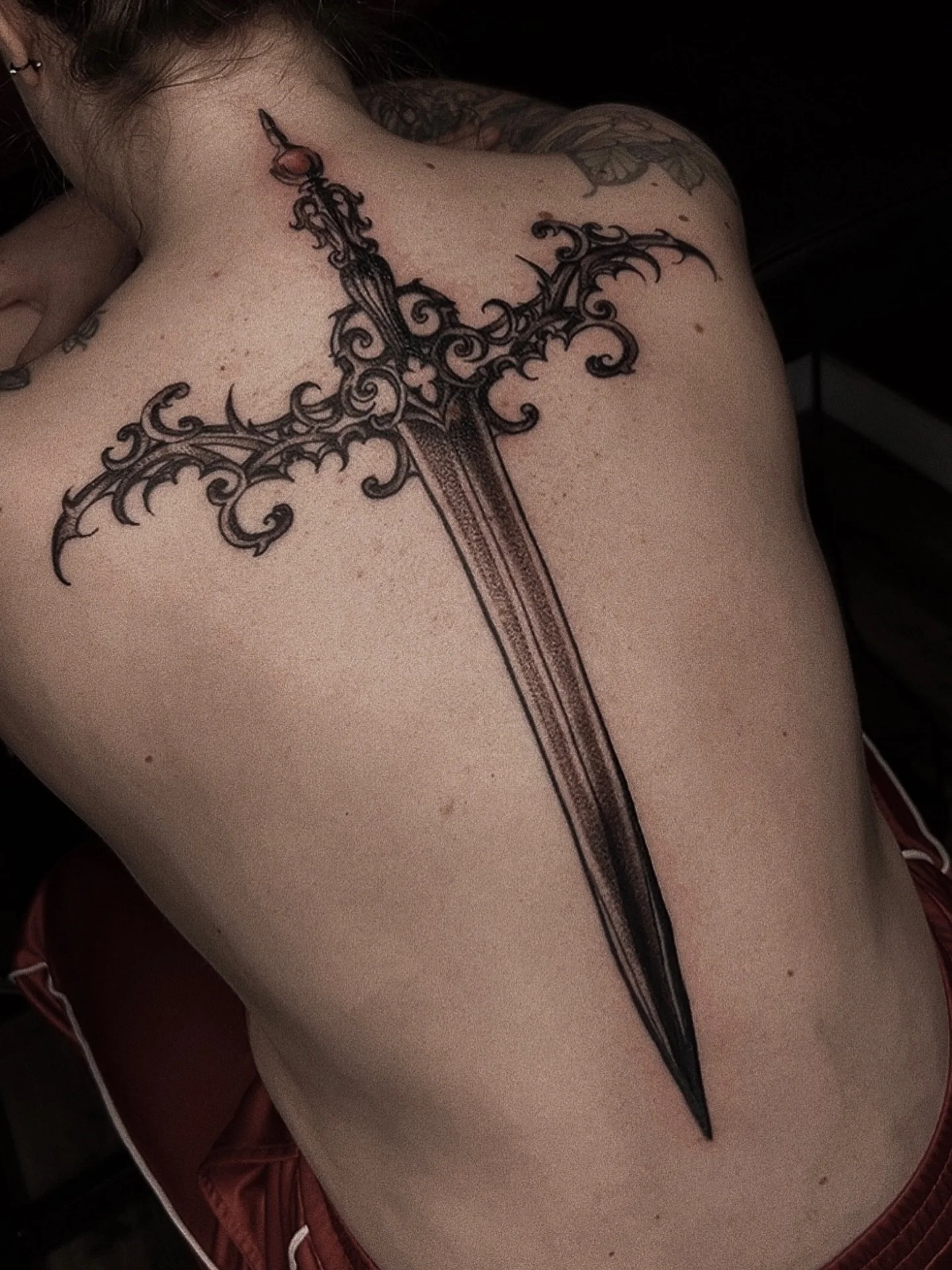 ornate sword for jenna 🖤 thank you ⚔️
