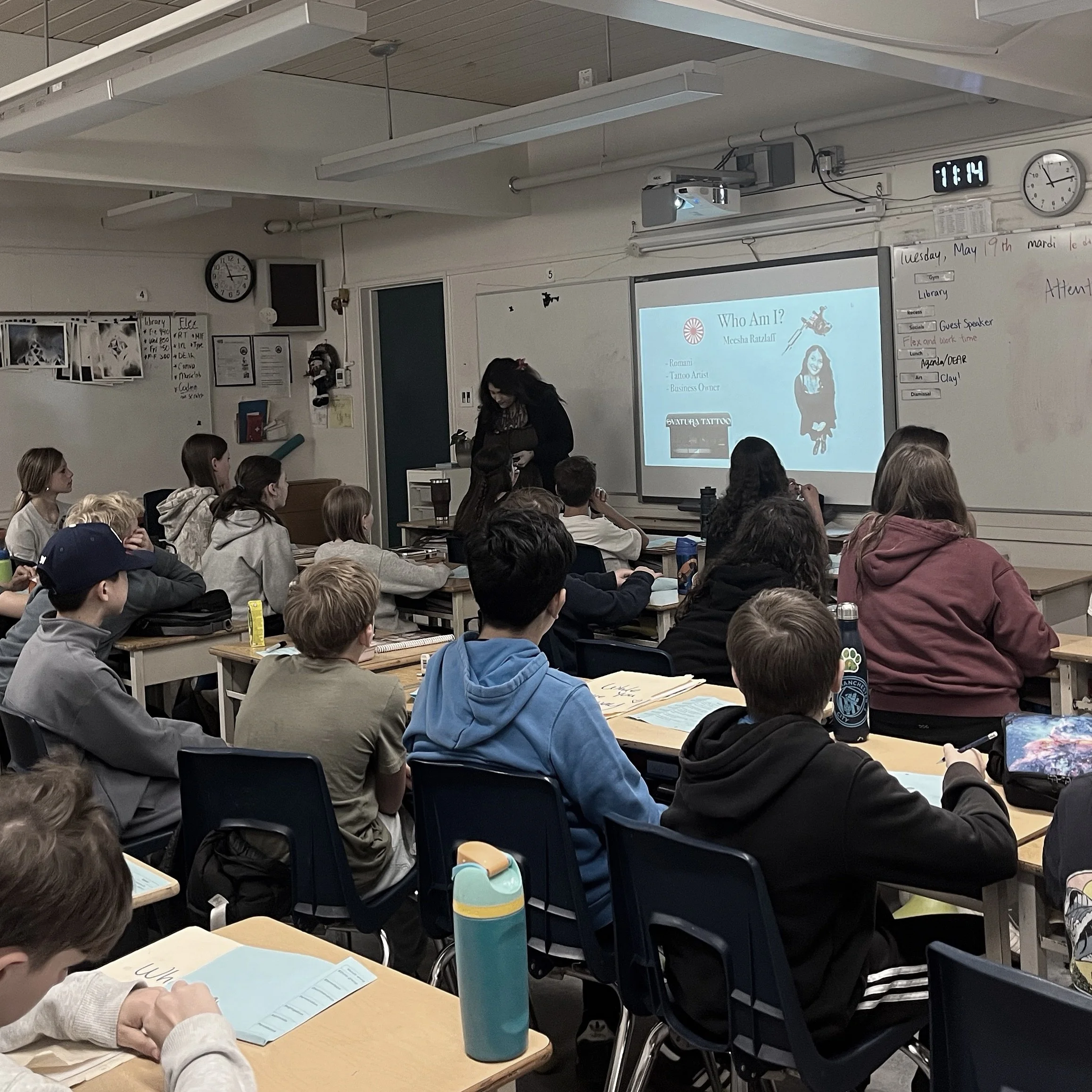 @svatura X DIV4!! It was an absolute honour to have the sweet, talented homie @gypsy.tattoo speak with my grade 6 class about Romani culture and politics, pursuing an arts career, starting a small business, as well as our cool lil shop! 🌻 thank you 