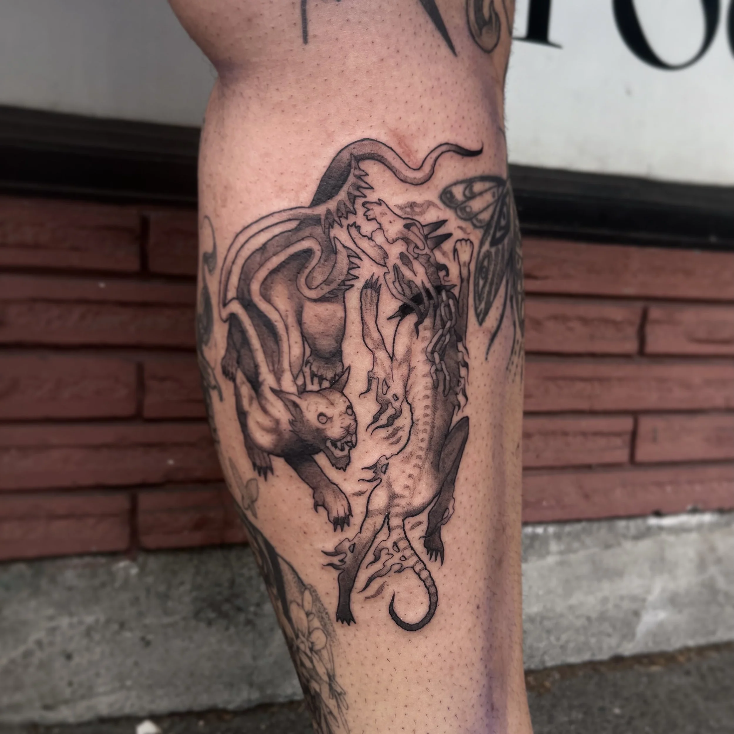 Displaced beast and hellhound, I adore nerdy stuff, and would always love to do more, this was such a creative idea from my client and I was super stoked to work on it.

#tattoo #dnd #dungeonsanddragons #vancouvertattooartist #vancouvertattoo