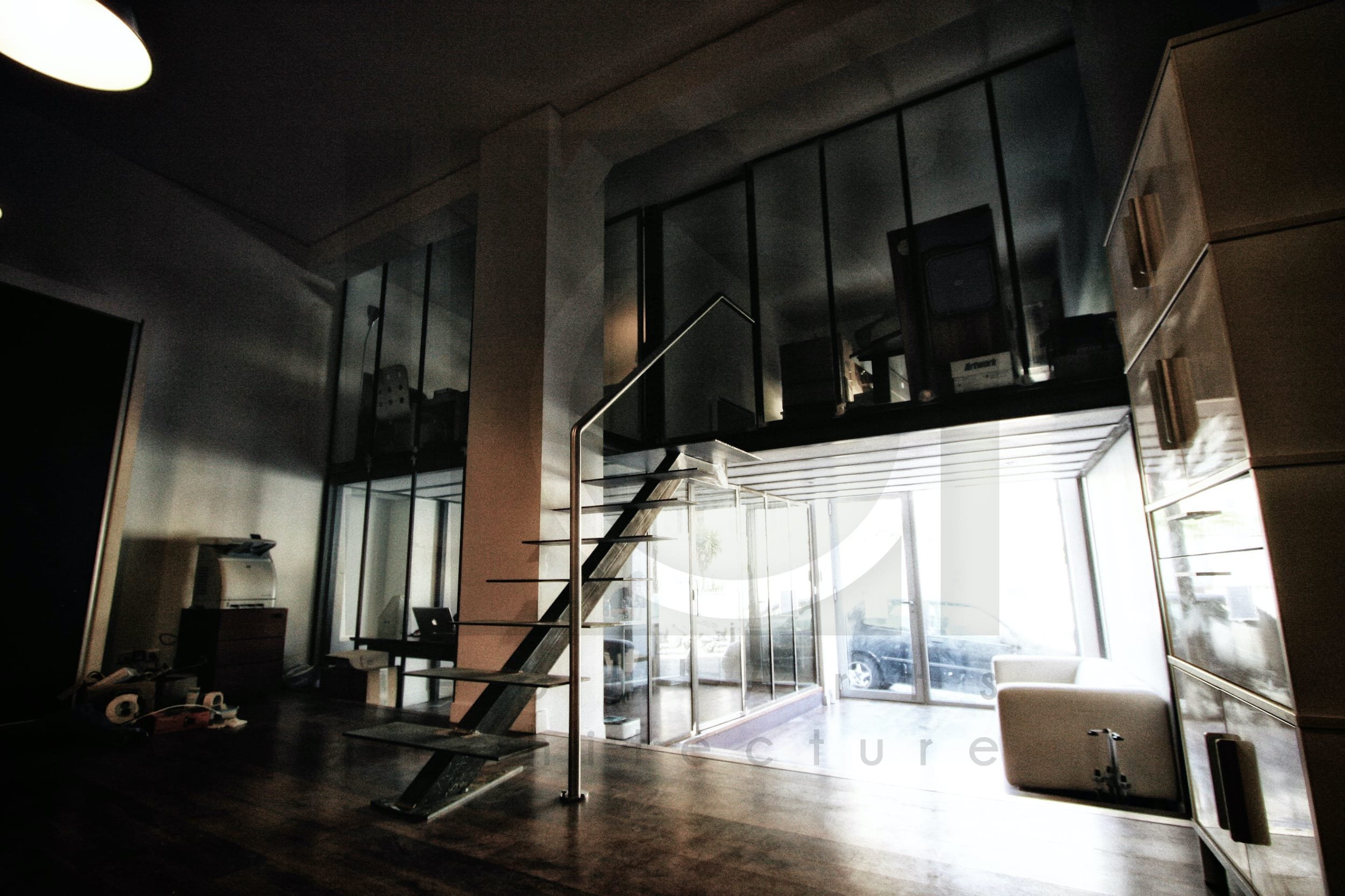 agence acomz marseille aménagement décoration bureaux style industriel vue générale sur mezzanine