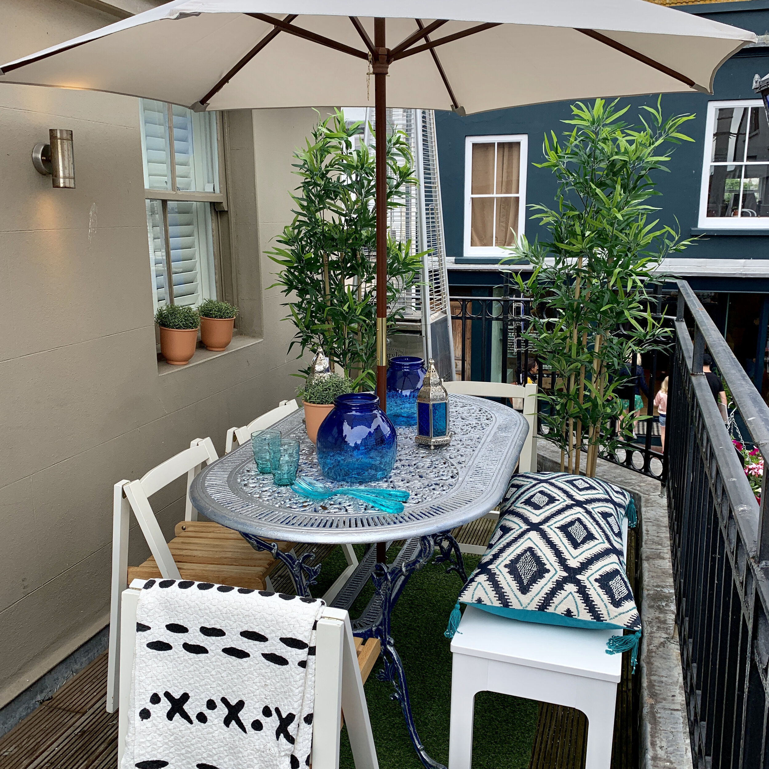 Balcony2.jpg