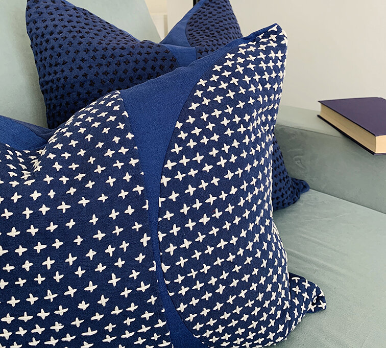 Sofa1bsmall.jpg