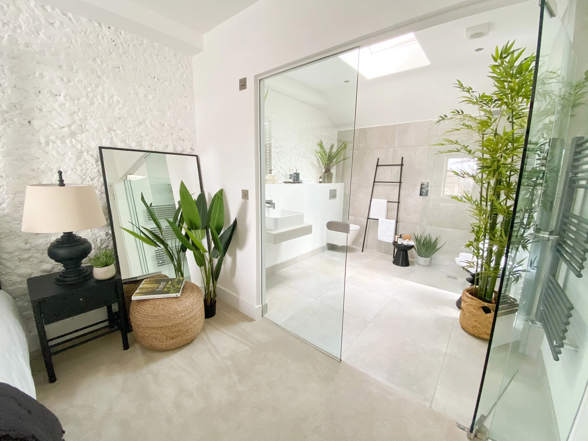 MasterBedroom3.jpg