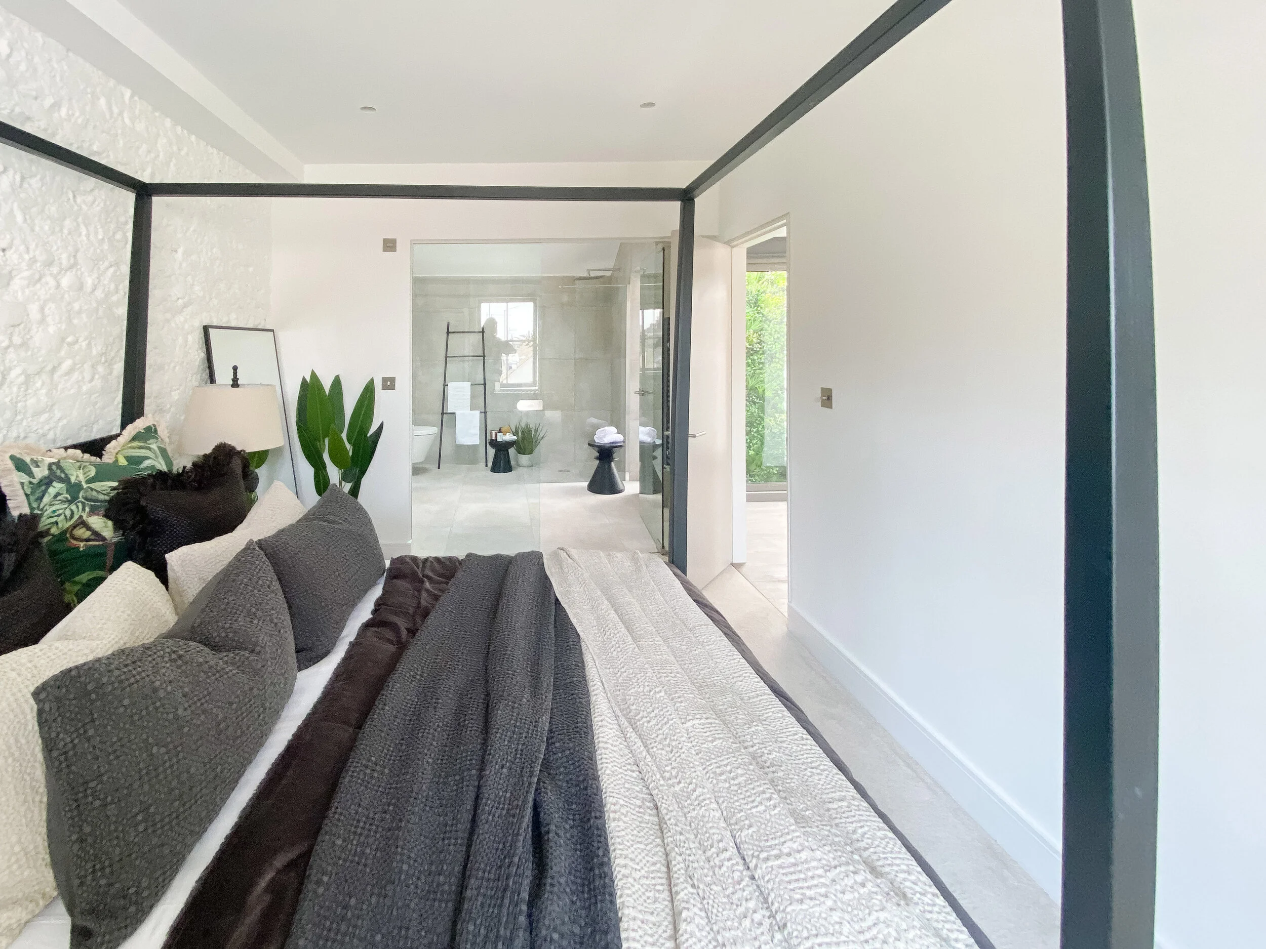 MasterBedroom10.jpg