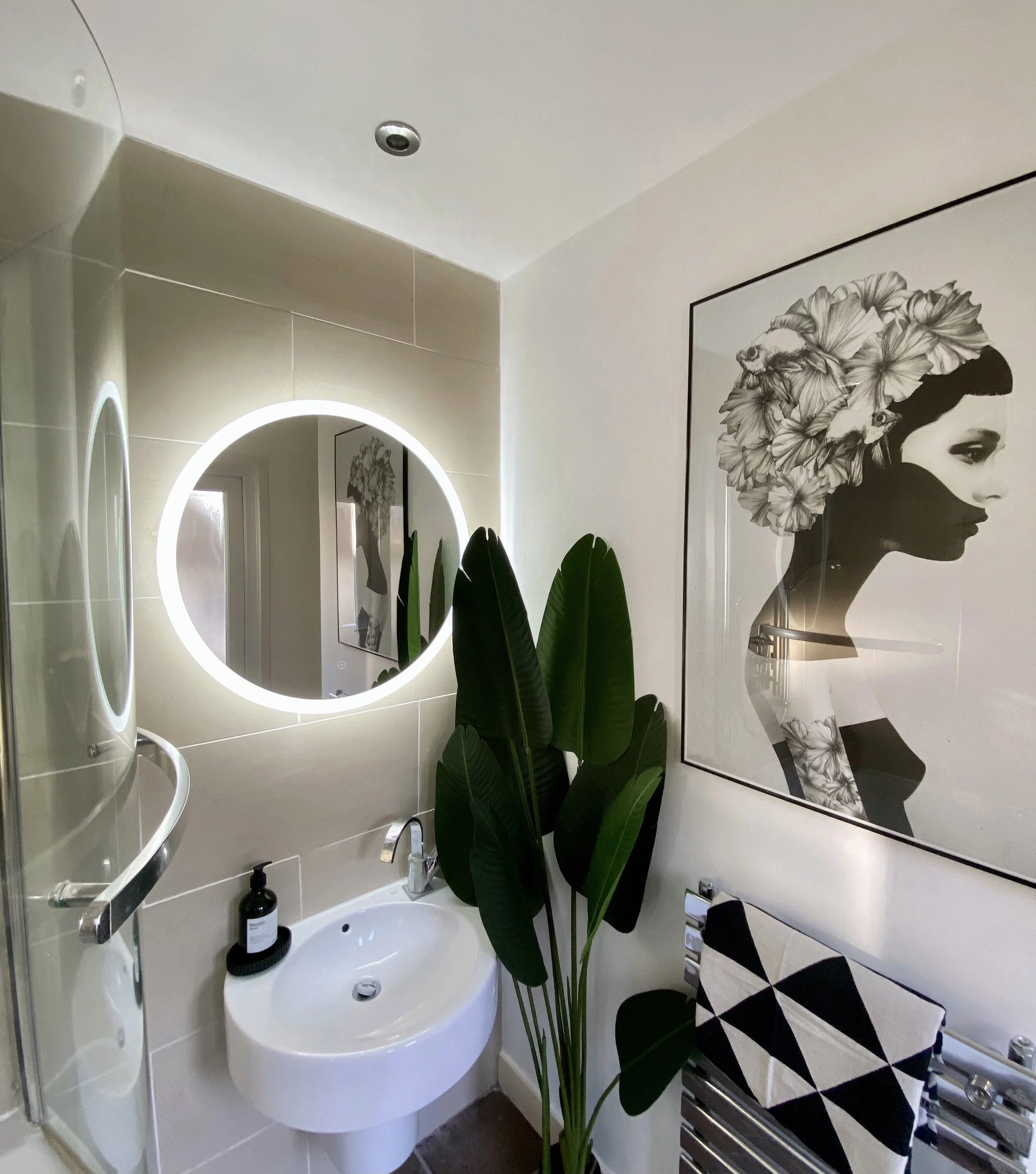 Bathroom1.jpg