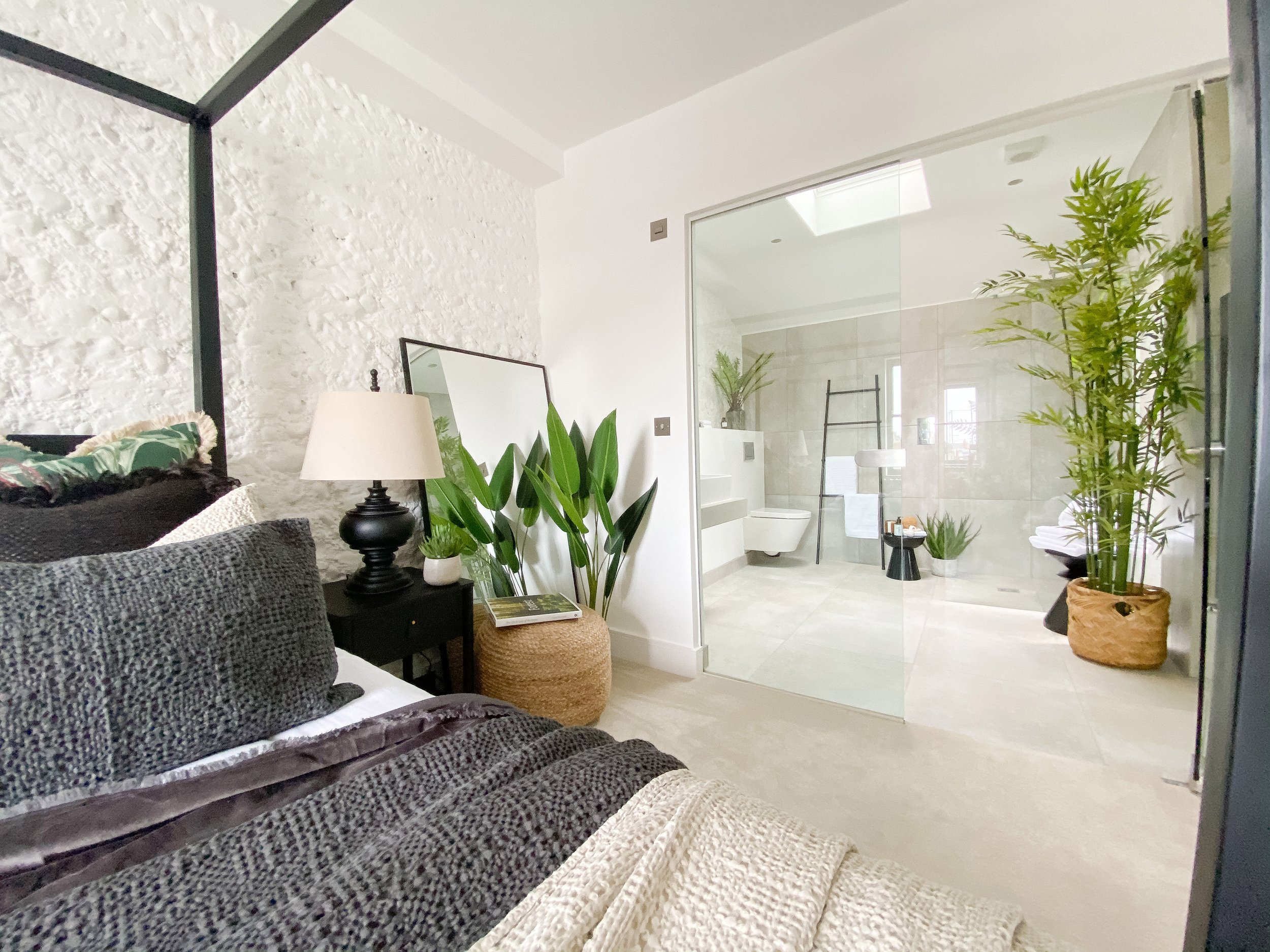MasterBedroom2.jpg