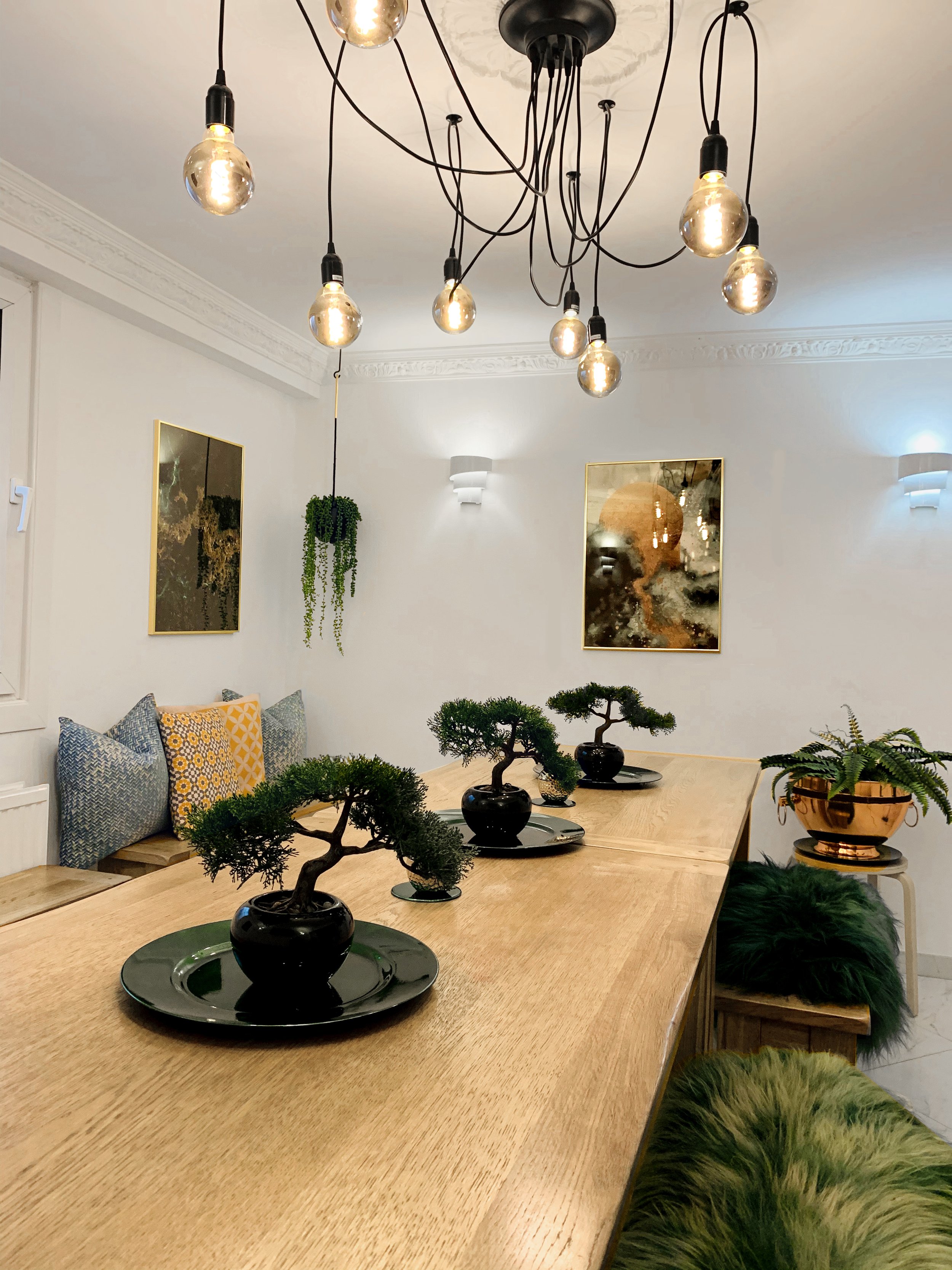 Dining1.jpg