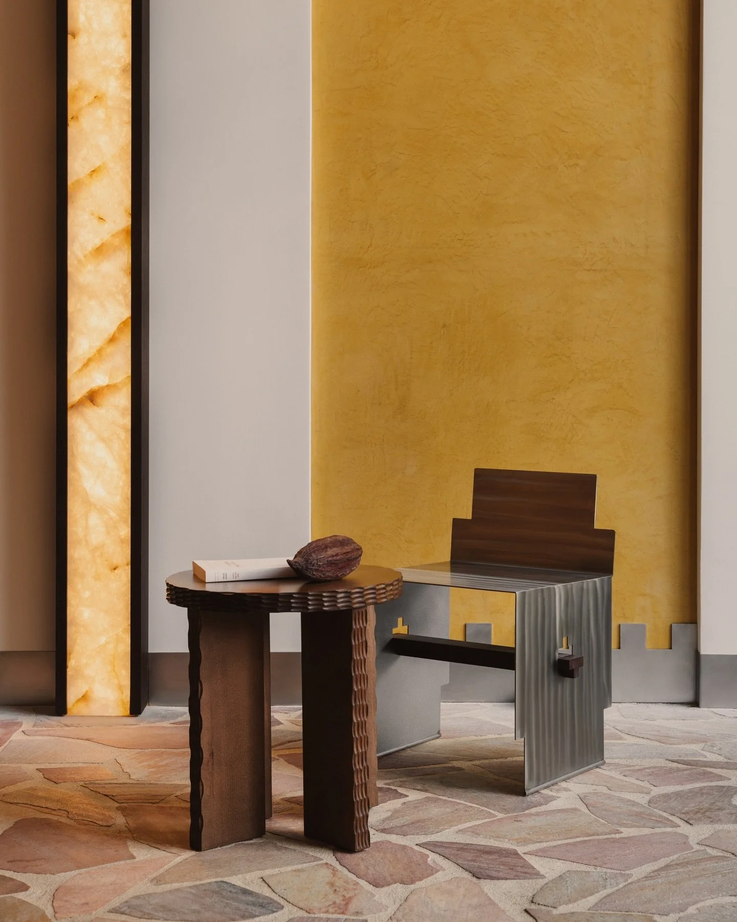 New @noir_coffeeshop at Avenue Kl&eacute;ber, designed by @oud.architecture ☕️

Photos: @isabelamayerphoto