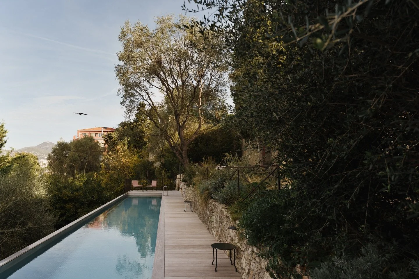 The pool at @hotelducouvent overlooking Nice
Project by @festenarchitecture