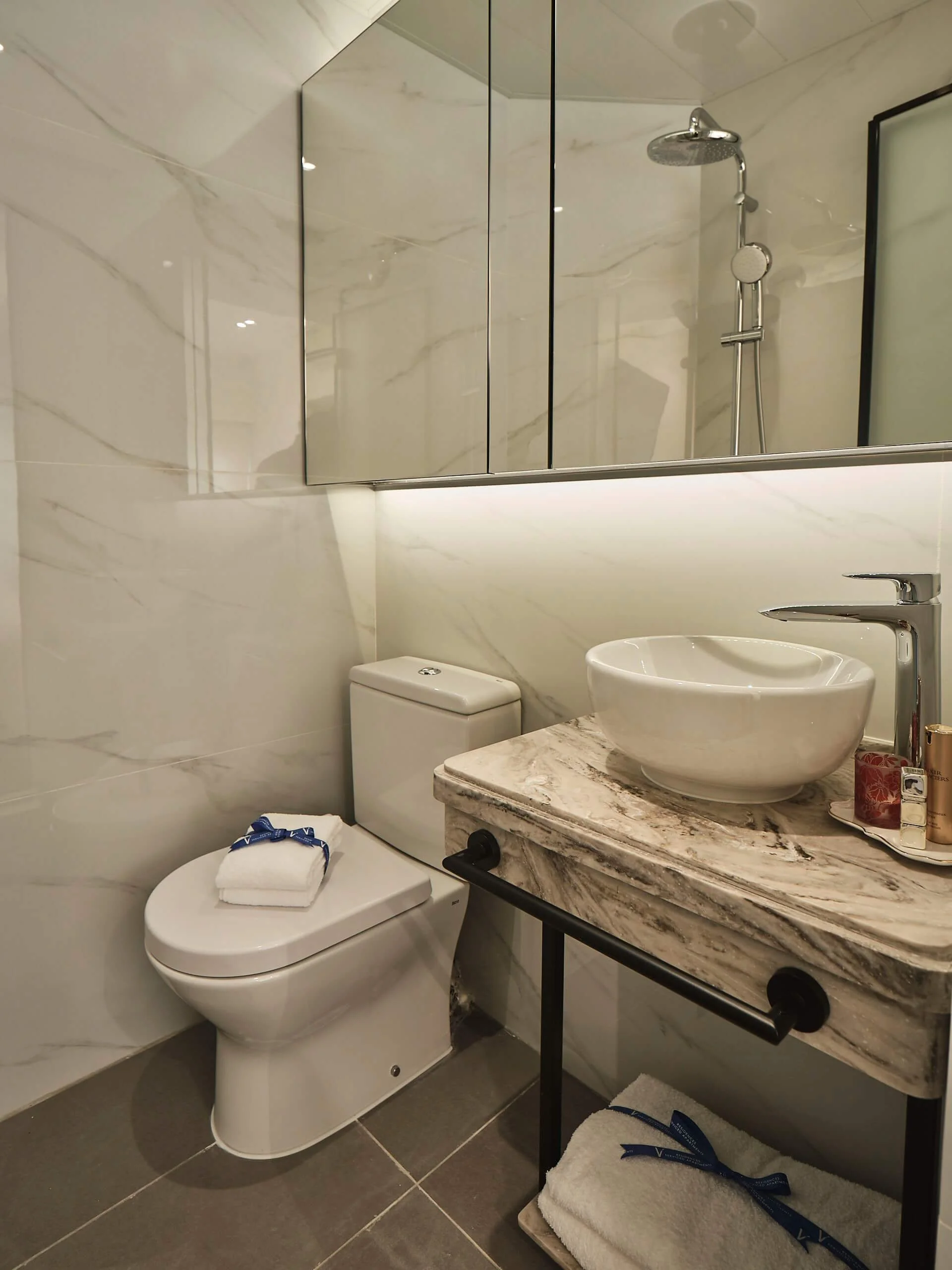 V Causeway Bay Serviced Apartments Spark Studio Bathroom