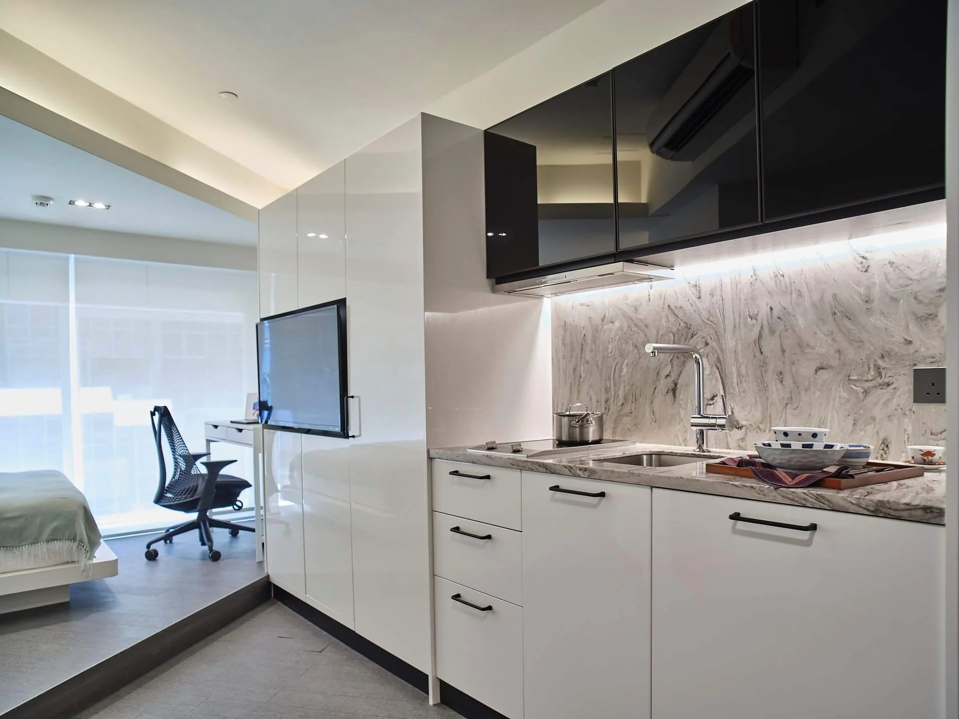V Causeway Bay Serviced Apartments Premium Deluxe Studio Desk